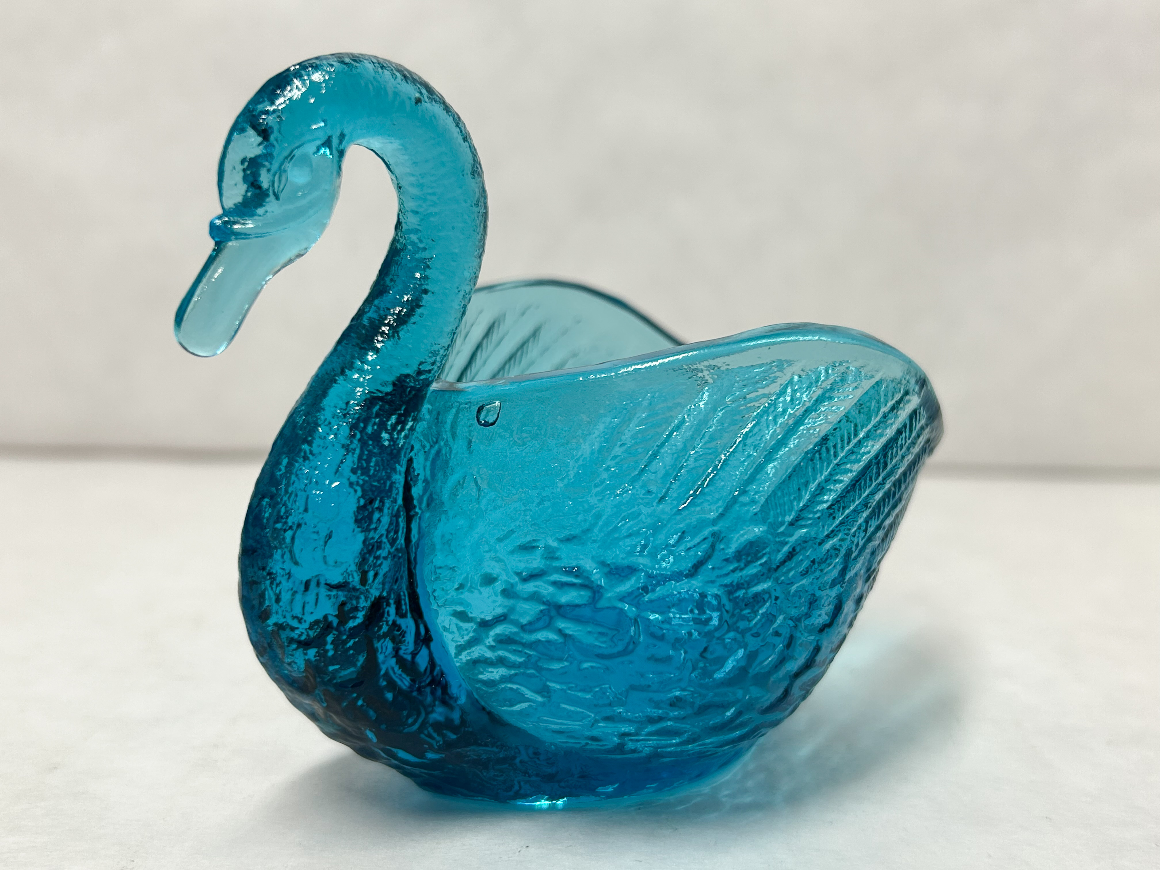 FENTON TURQUOISE GLASS SWAN DISH