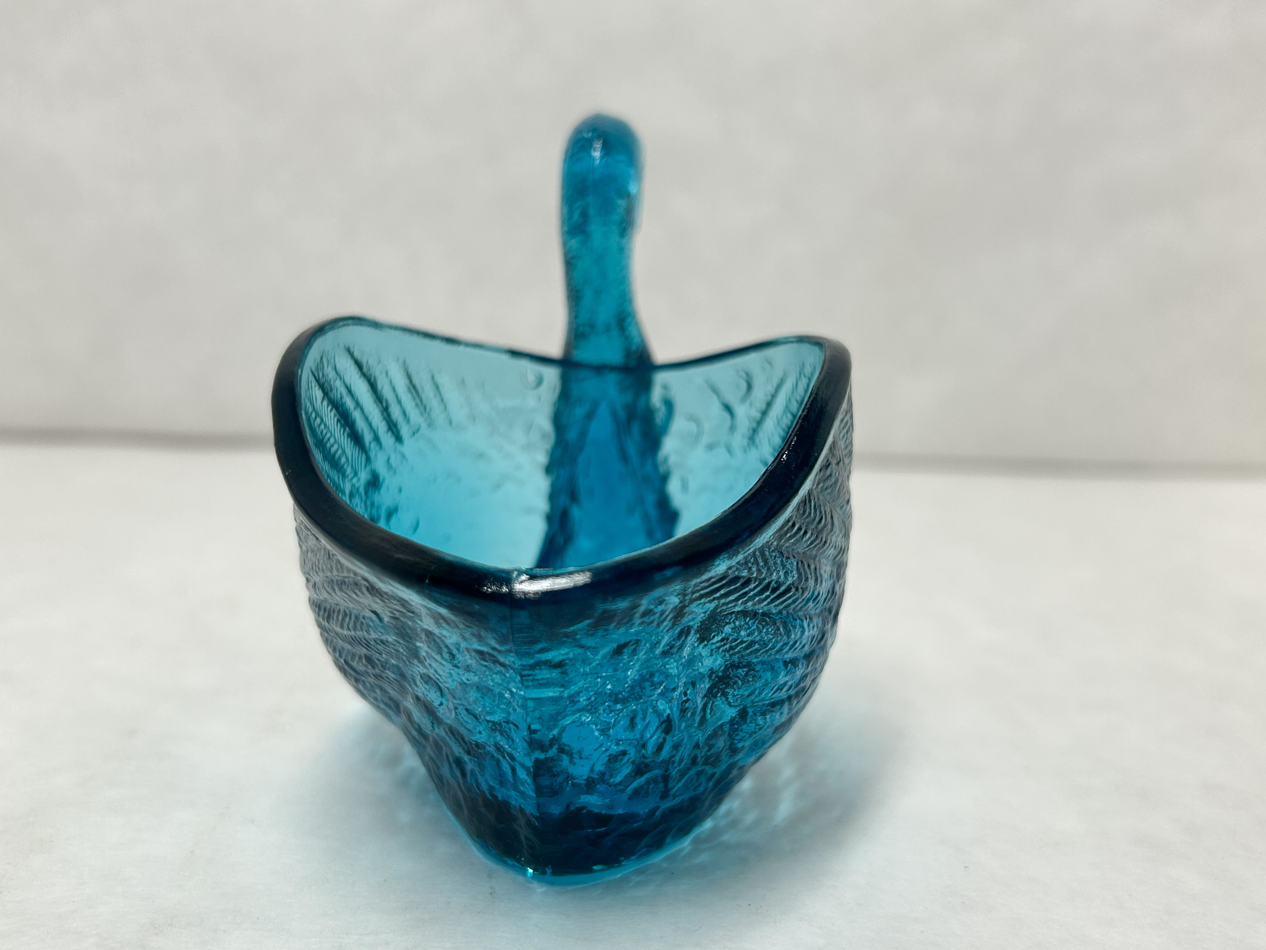 FENTON TURQUOISE GLASS SWAN DISH