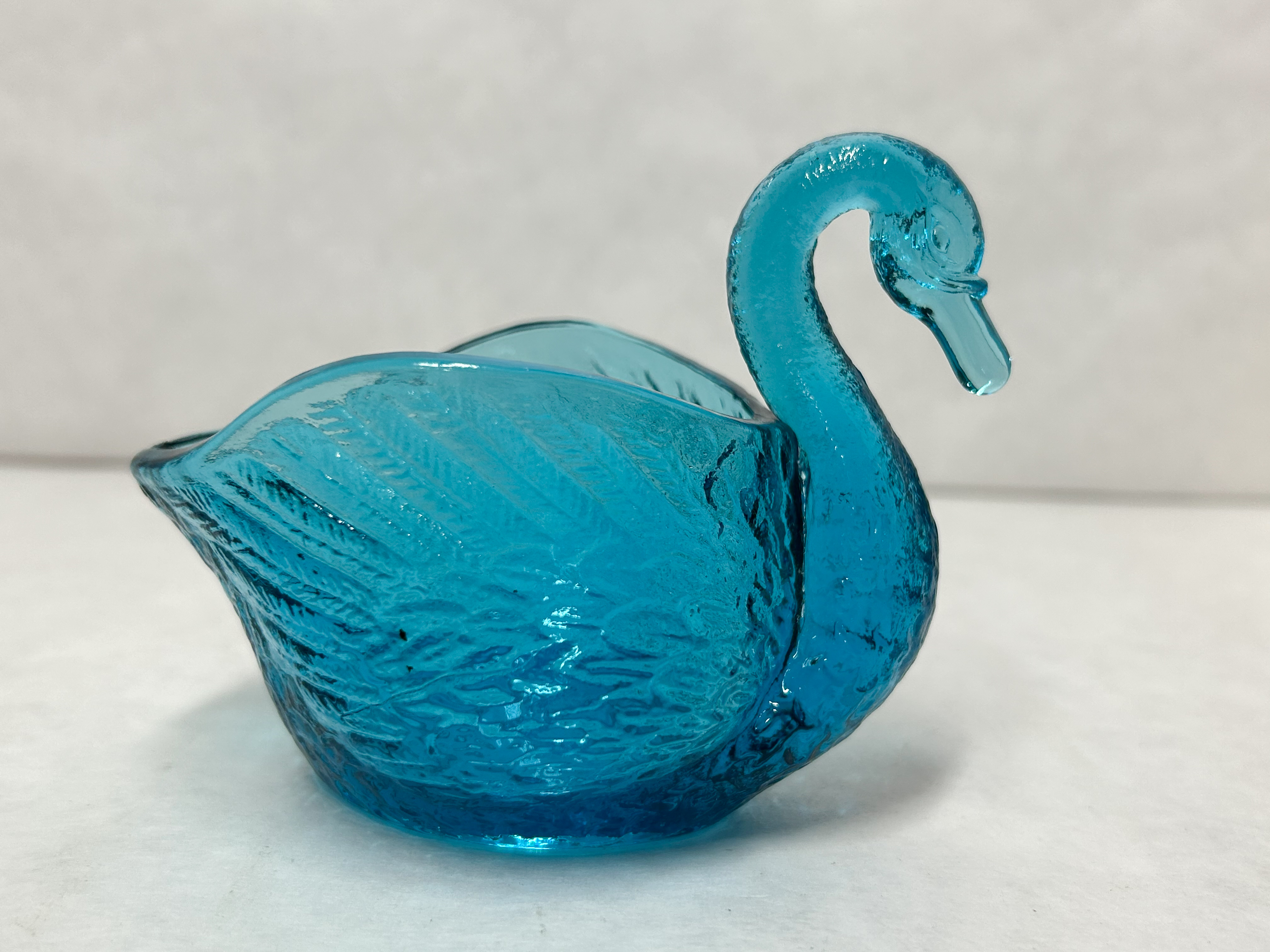 FENTON TURQUOISE GLASS SWAN DISH