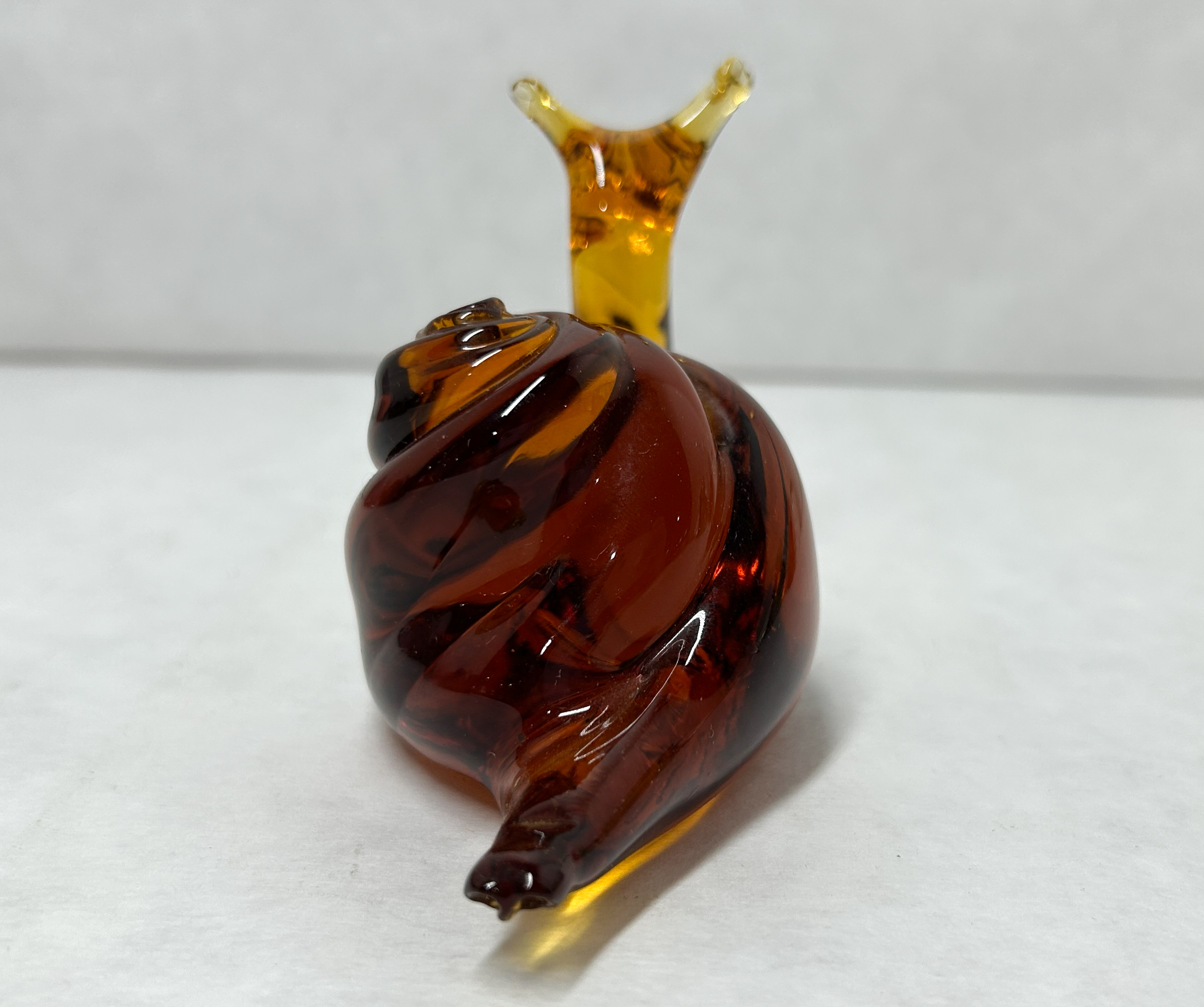 MCM AMBER ART GLASS SNAIL, MID-20TH CENTURY