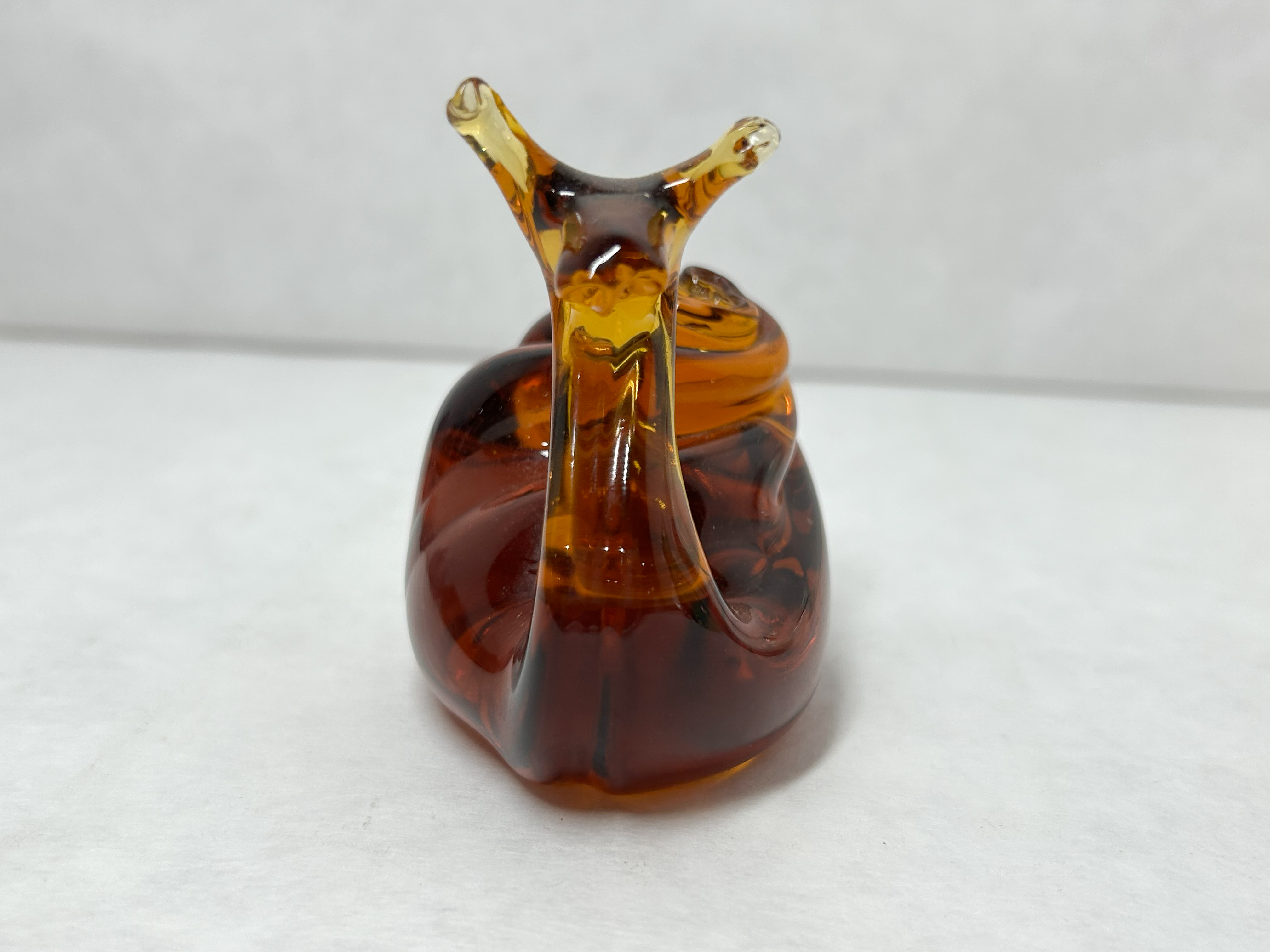 MCM AMBER ART GLASS SNAIL, MID-20TH CENTURY