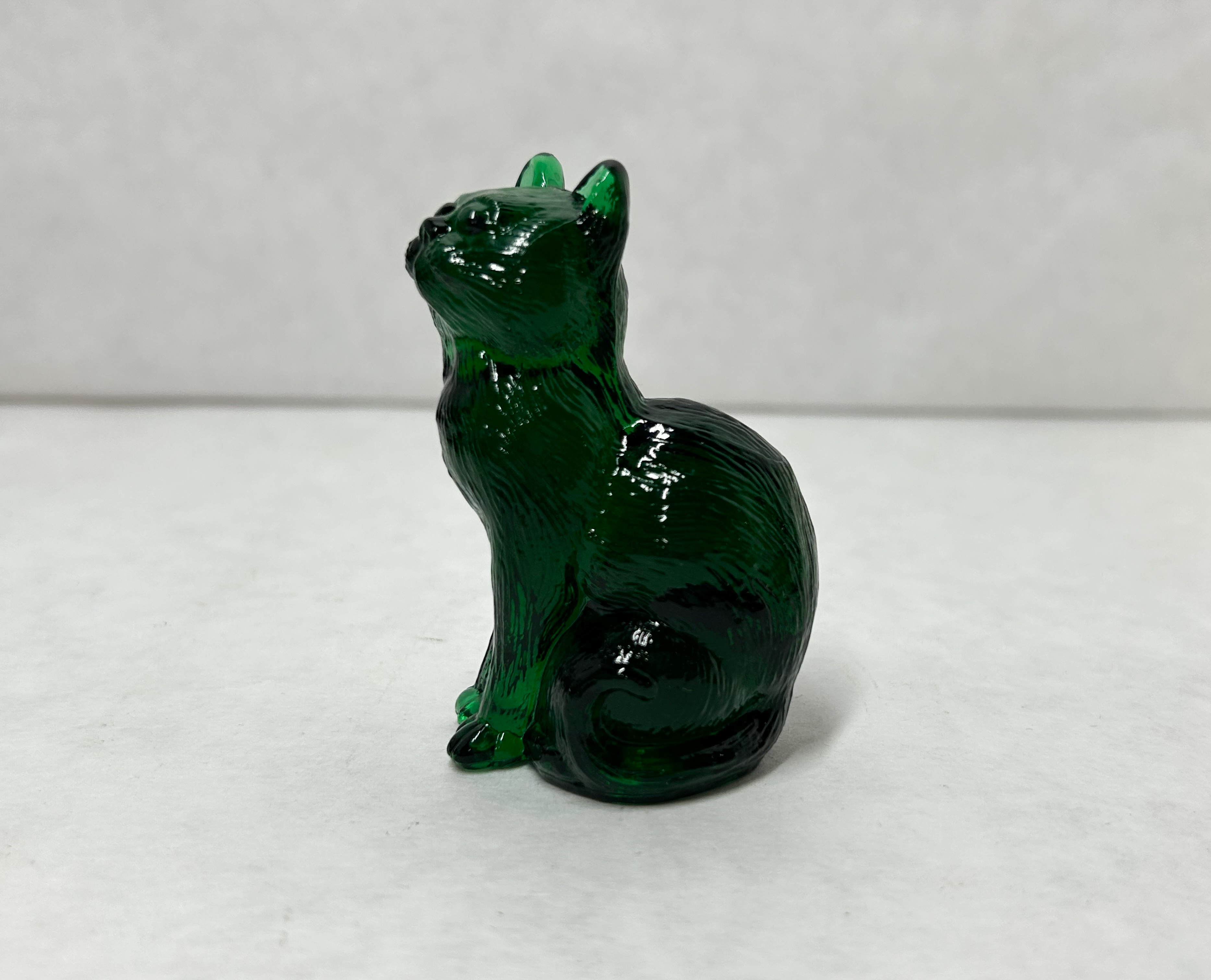 MOSSER EMERALD GREEN GLASS SITTING CAT
