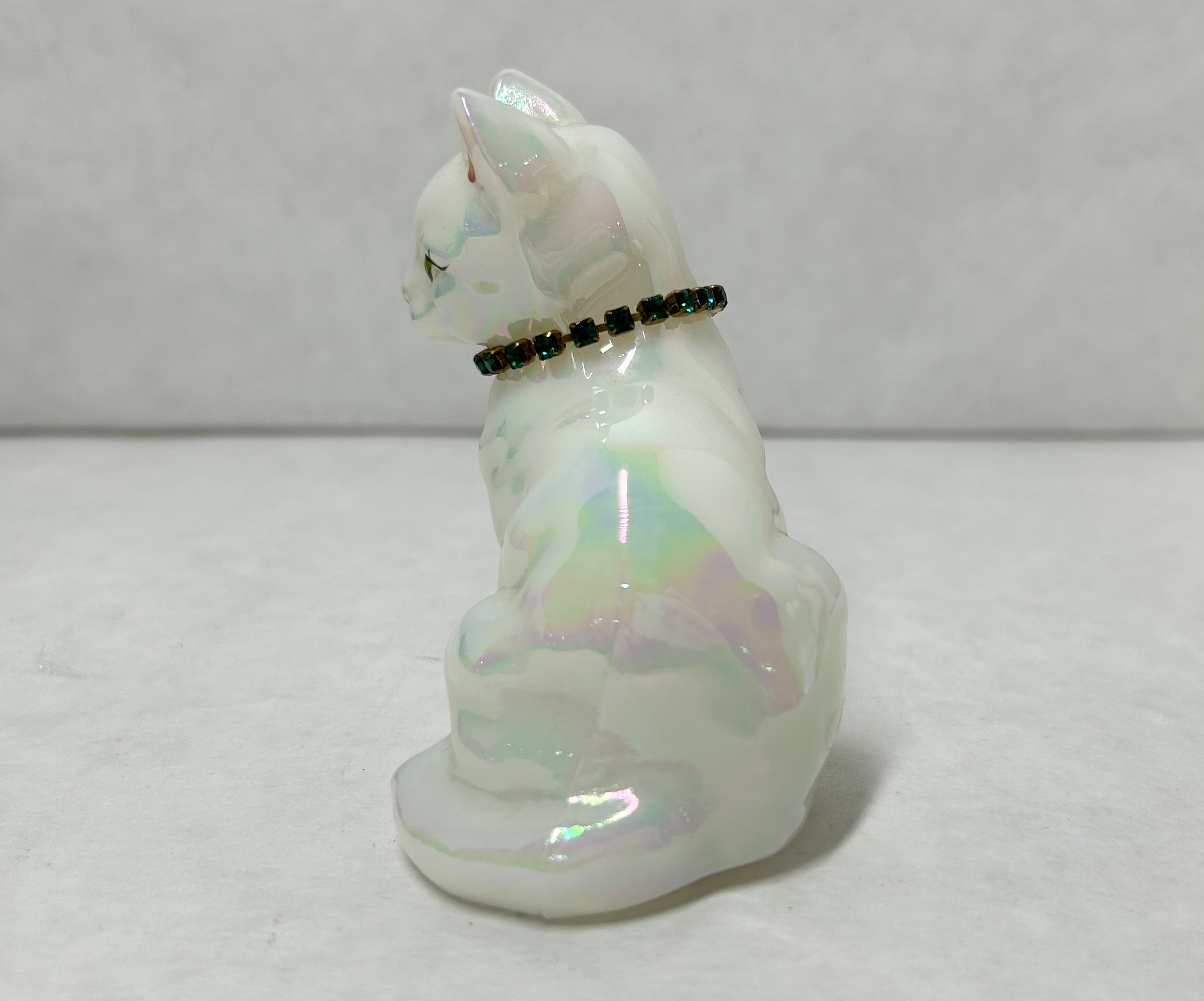 FENTON IRIDESCENT GLASS CAT FIGURINE