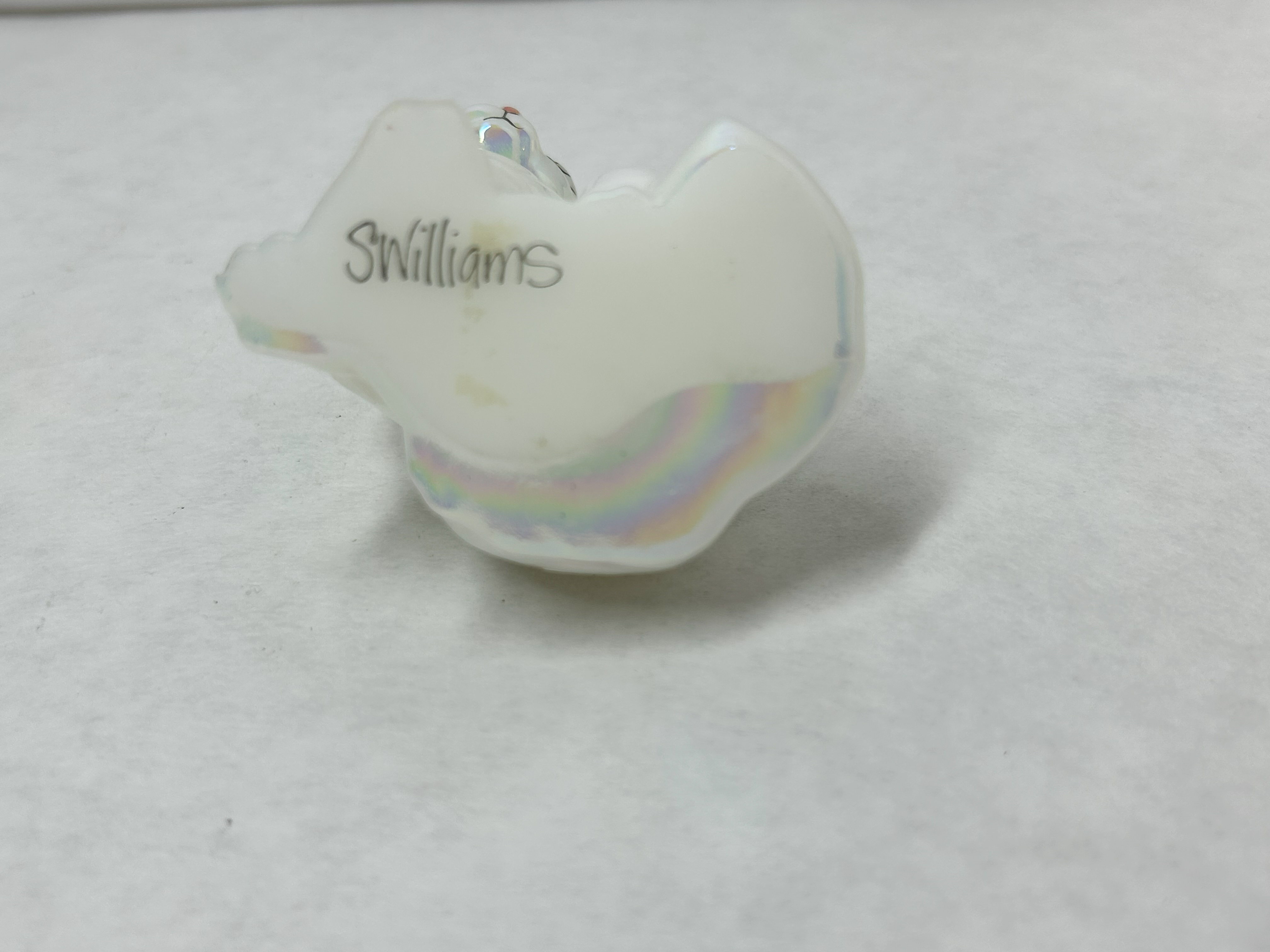 FENTON IRIDESCENT GLASS CAT FIGURINE