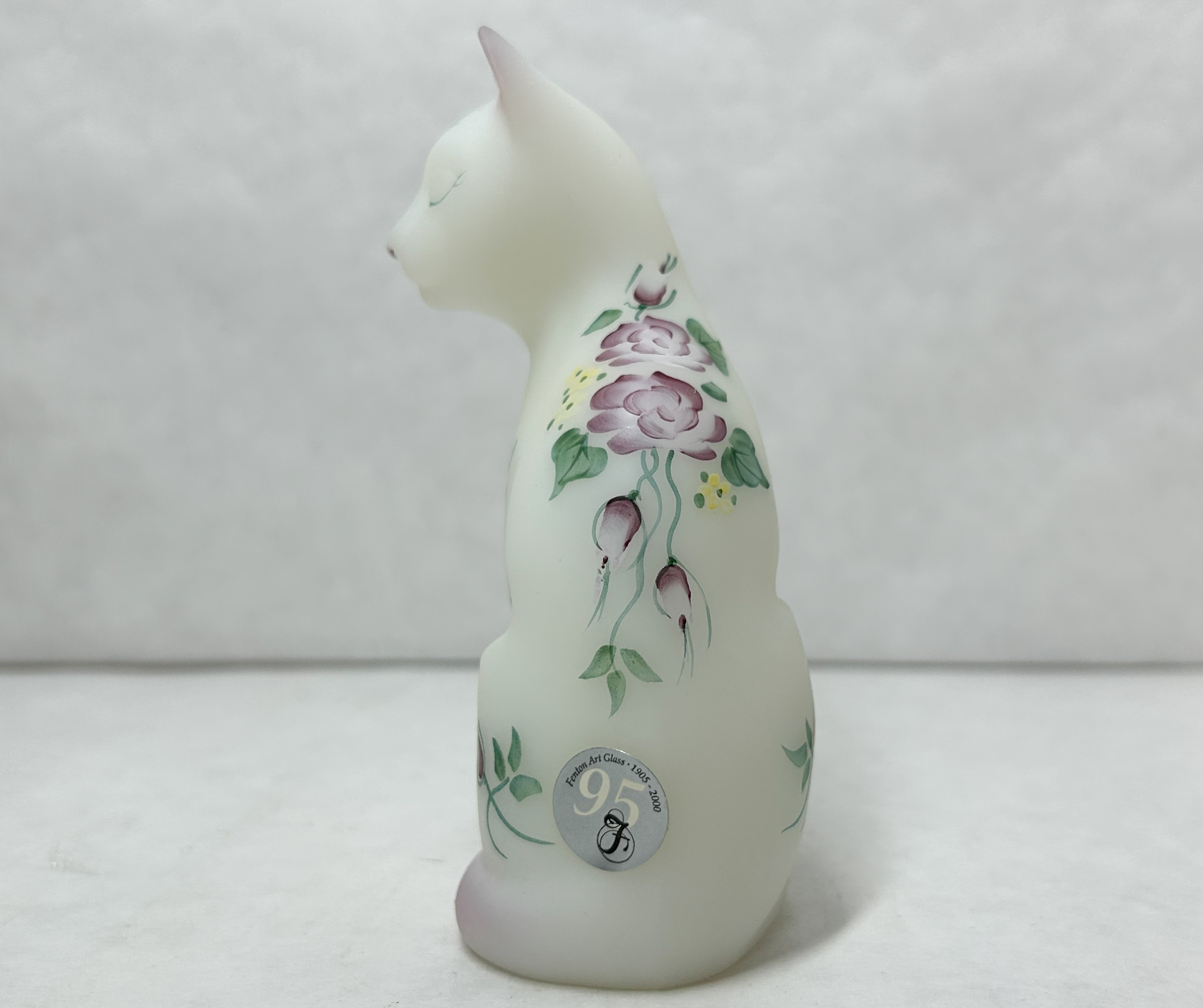 FENTON ROSE GARDEN SATIN GLASS CAT, 2000