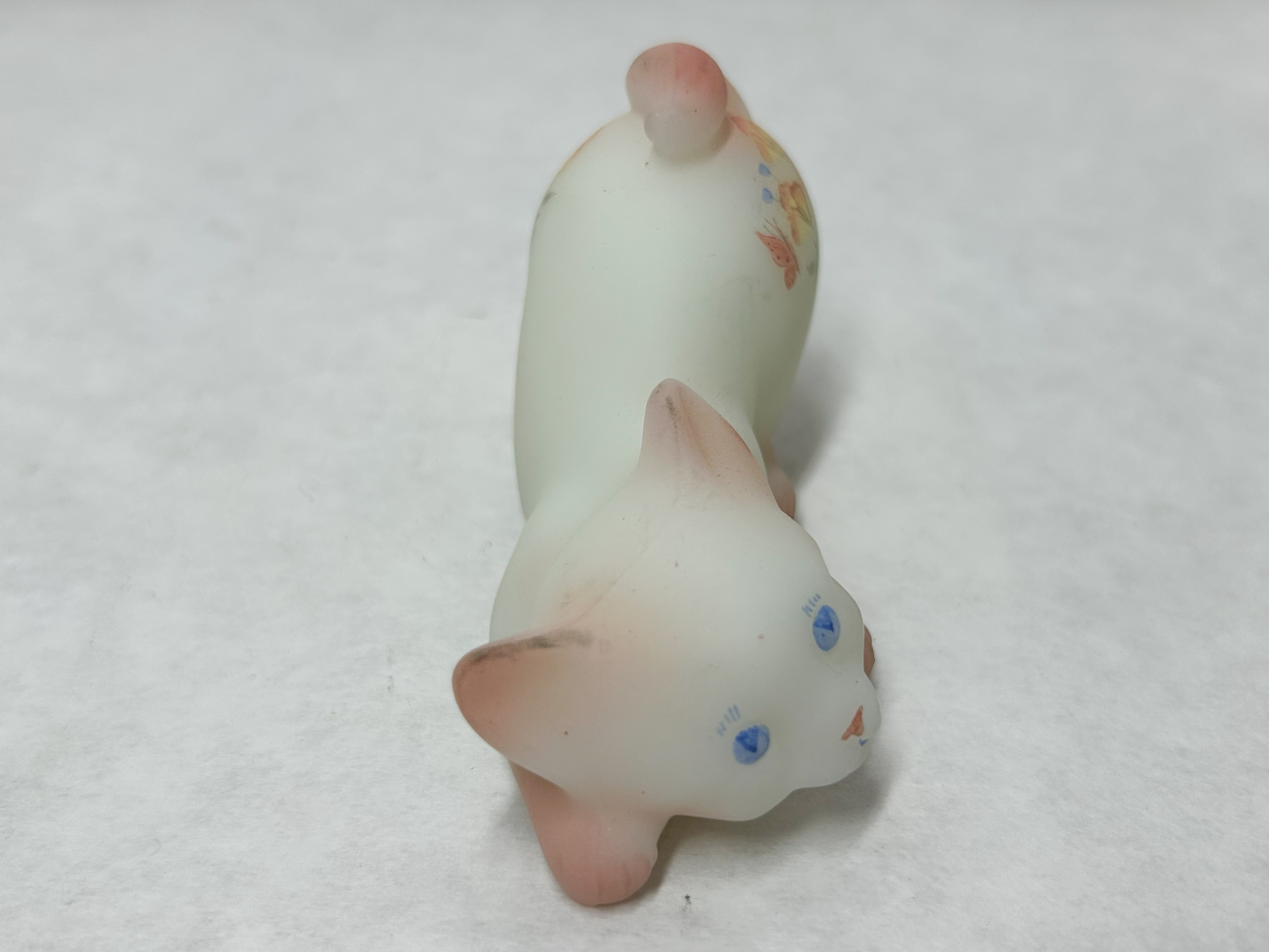 BURMESE SATIN GLASS POUNCING KITTEN
