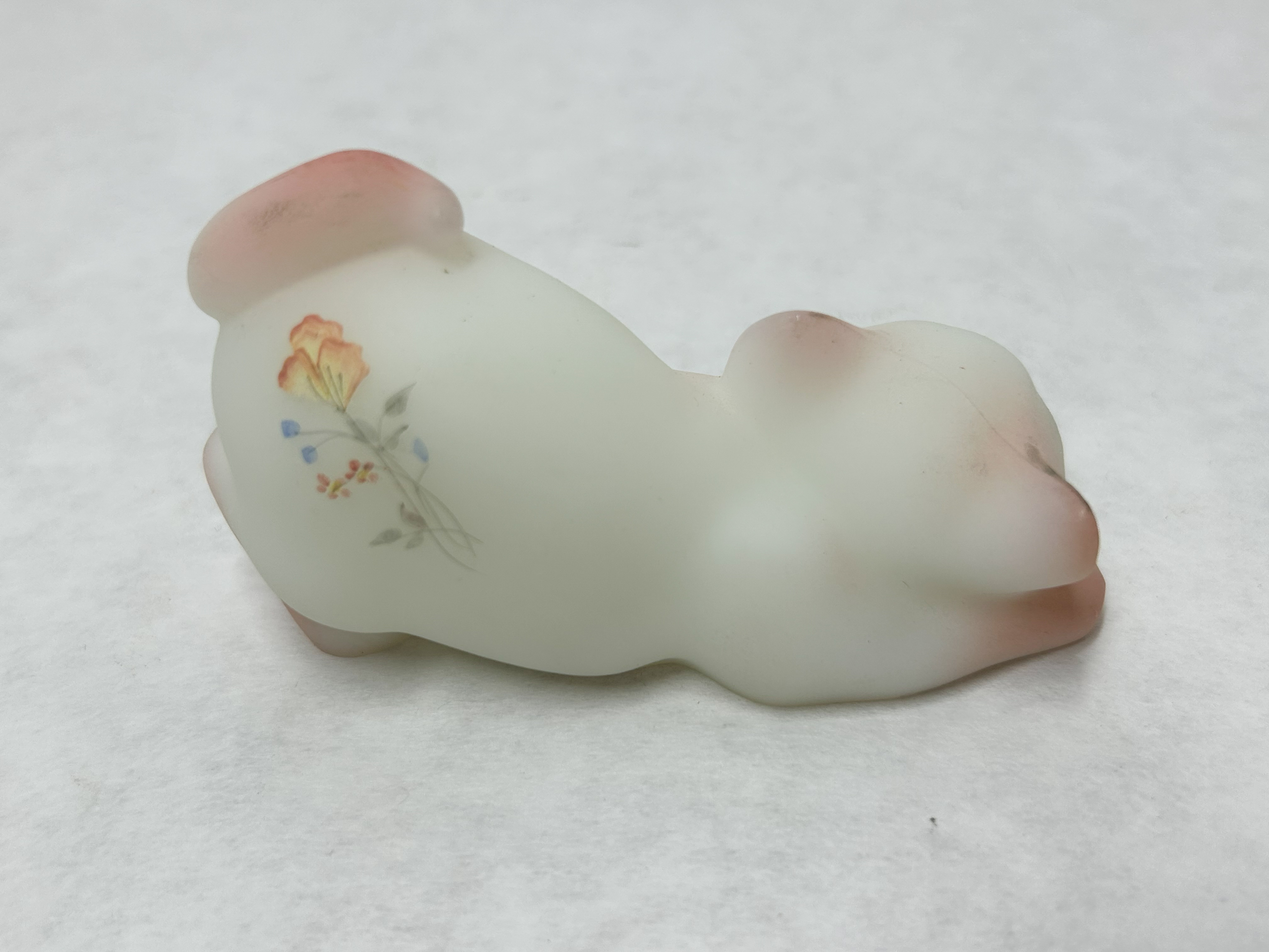 BURMESE SATIN GLASS POUNCING KITTEN