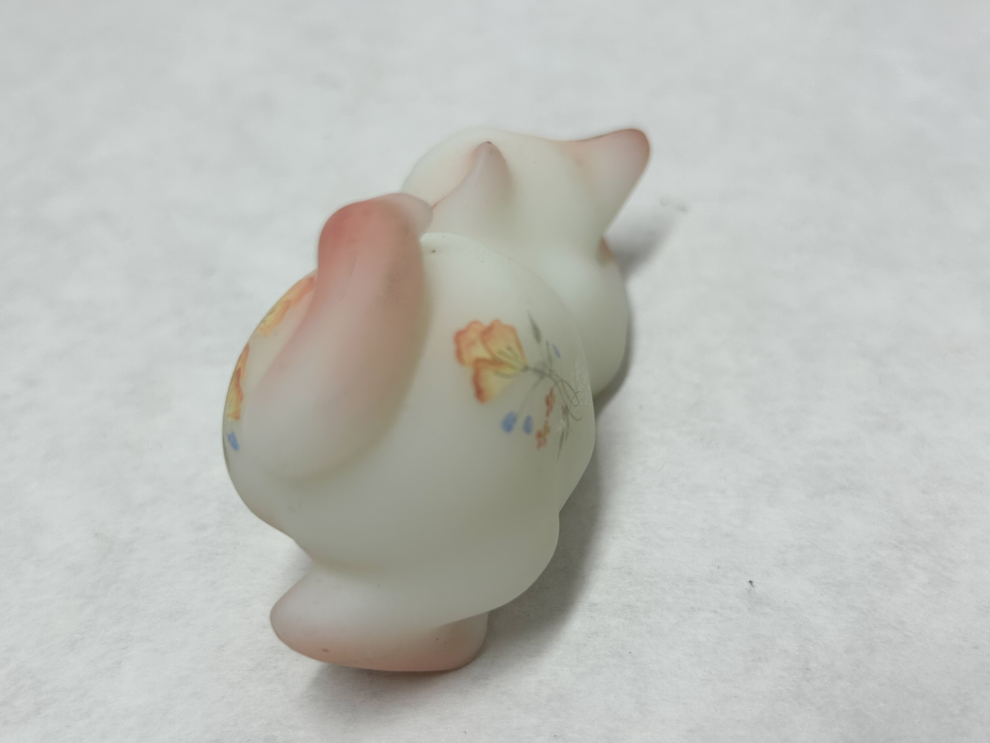 BURMESE SATIN GLASS POUNCING KITTEN