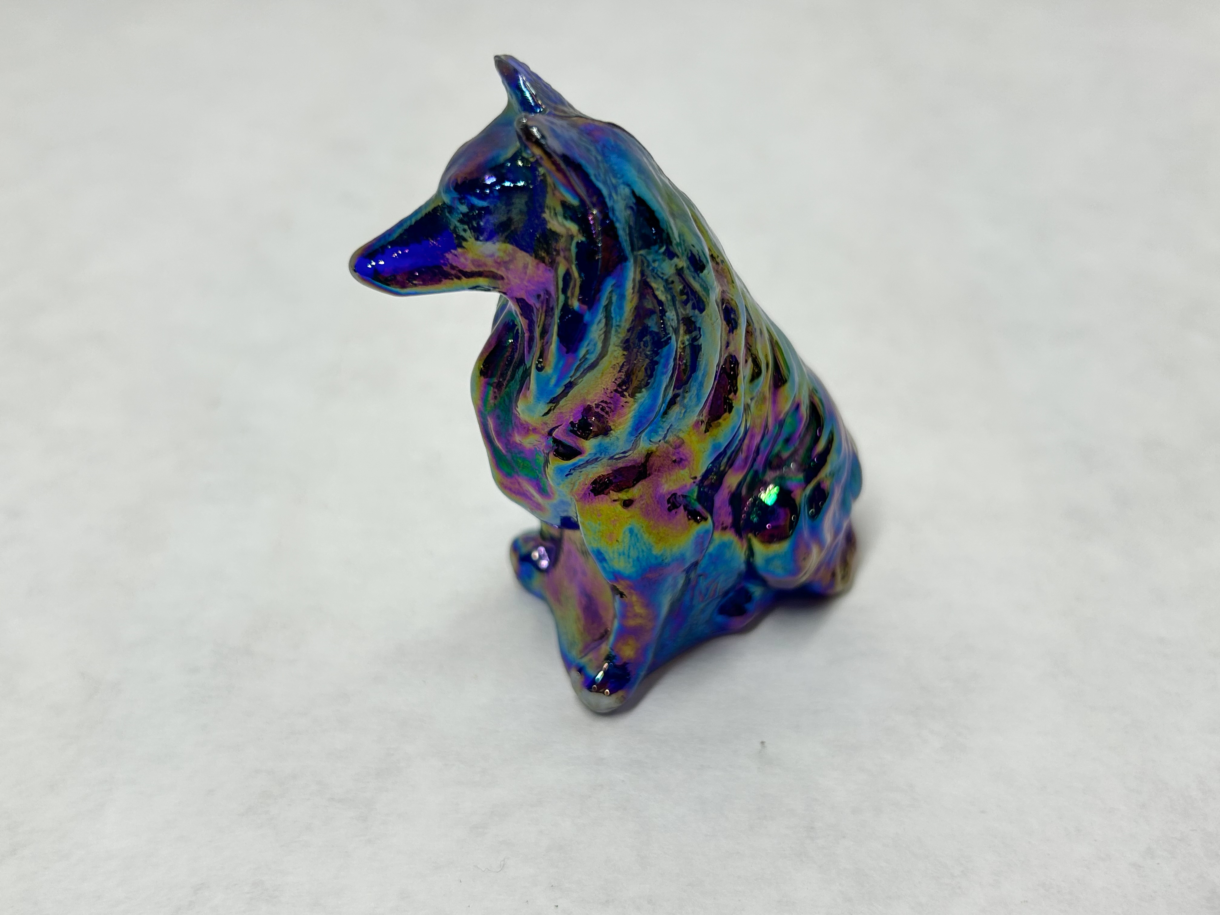 MOSSER CARNIVAL GLASS COLLIE FIGURINE, 20TH CENTURY