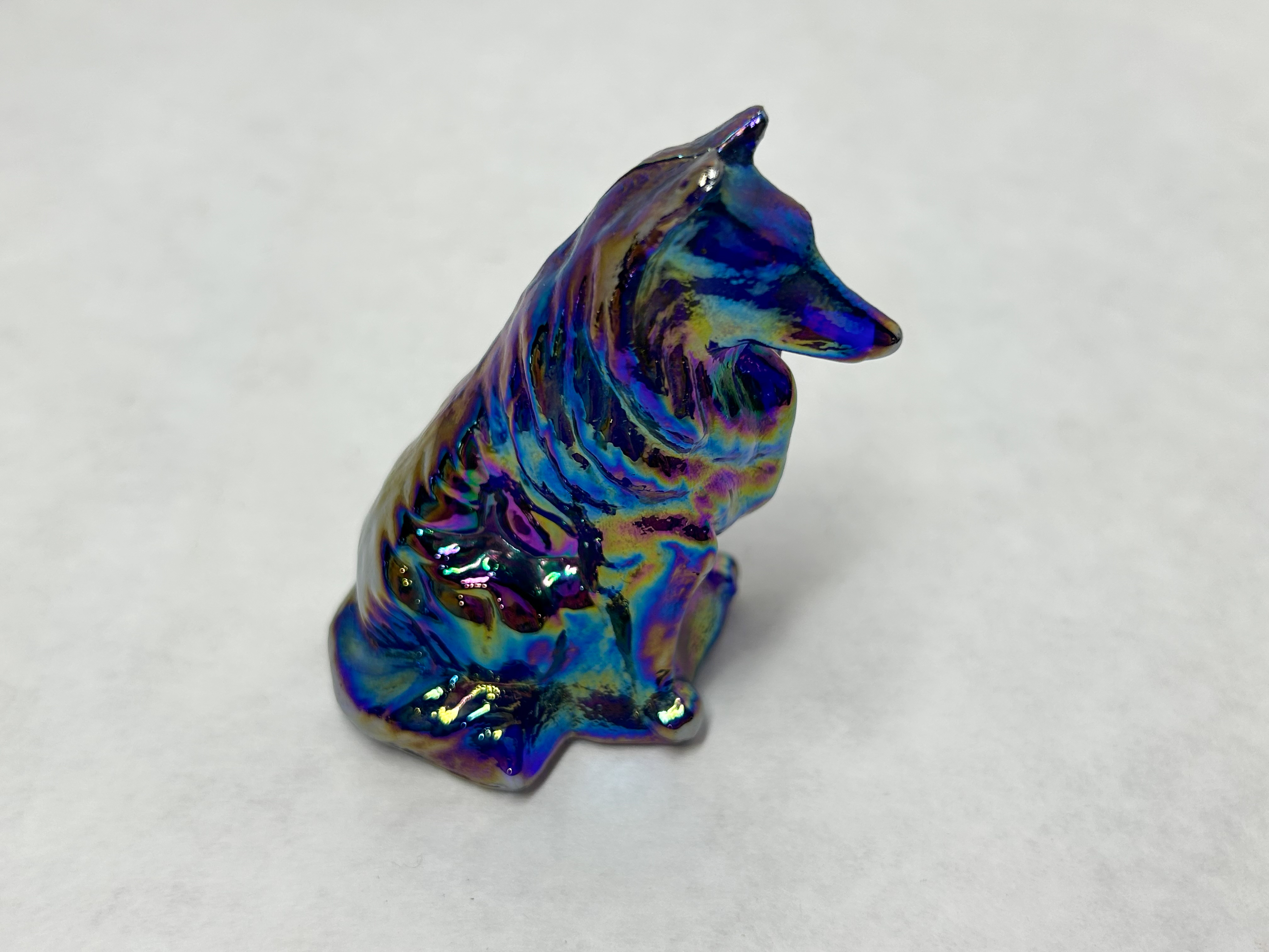 MOSSER CARNIVAL GLASS COLLIE FIGURINE, 20TH CENTURY