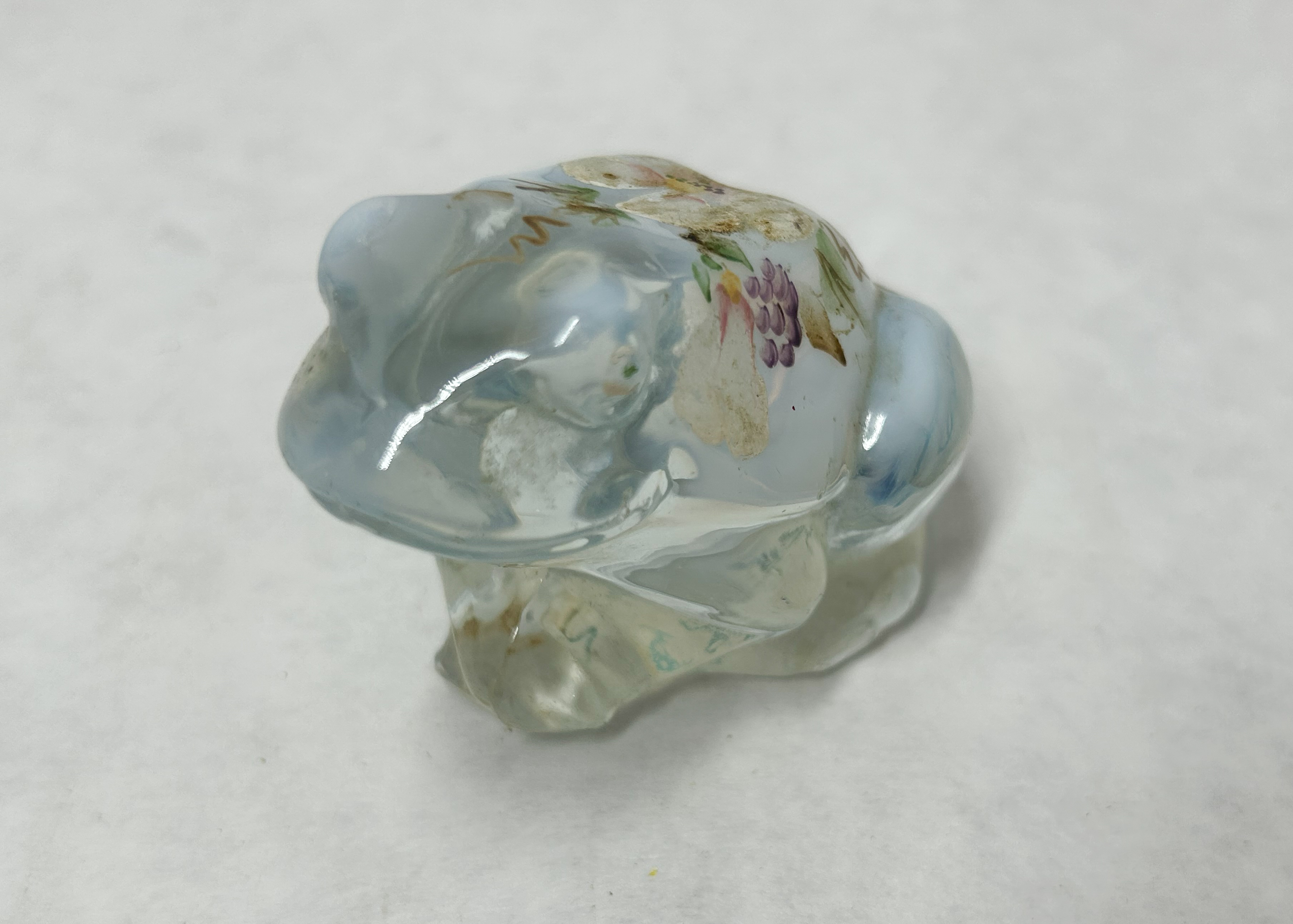 FENTON SIGNED OPALESCENT GLASS FROG