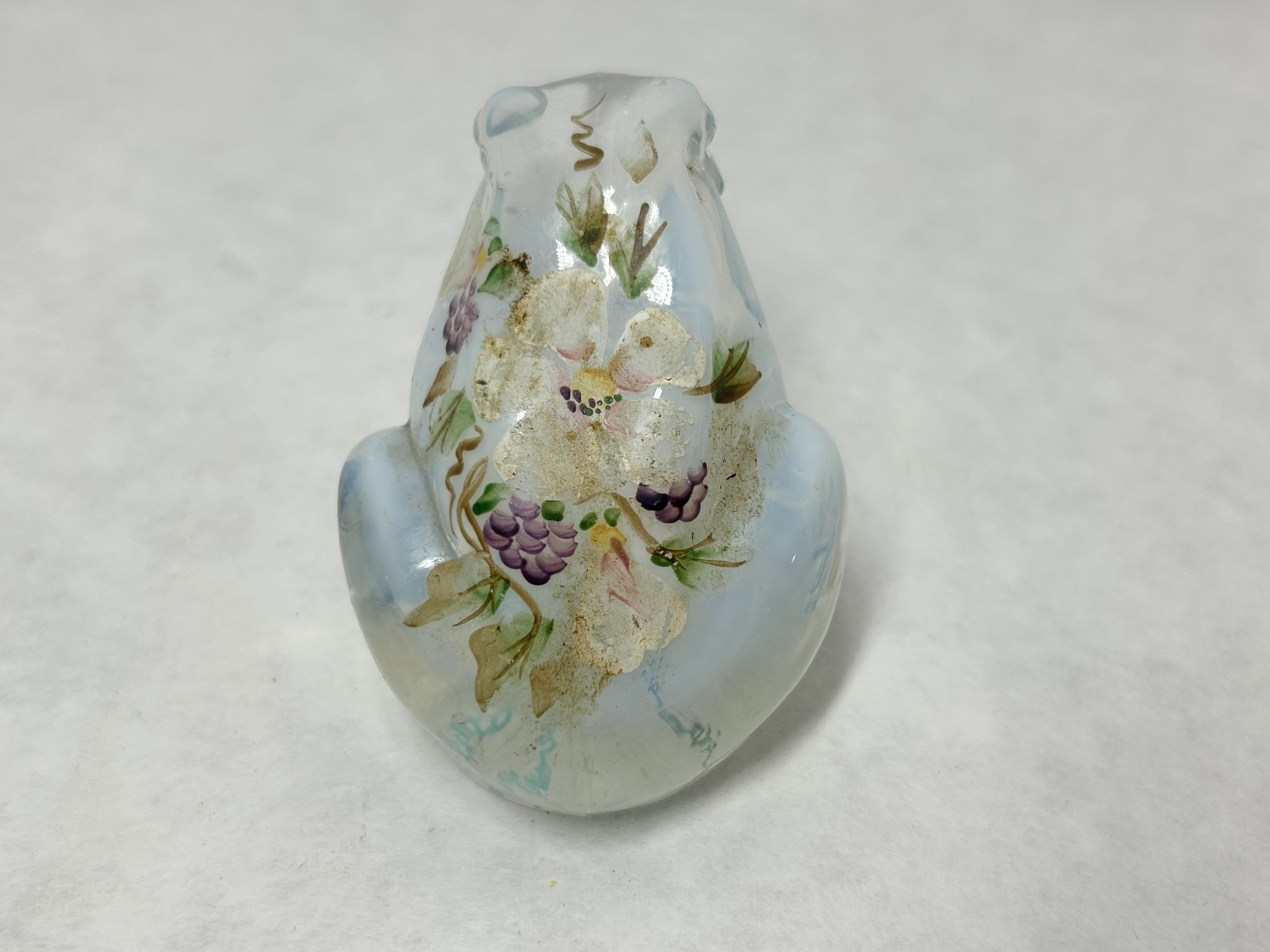 FENTON SIGNED OPALESCENT GLASS FROG