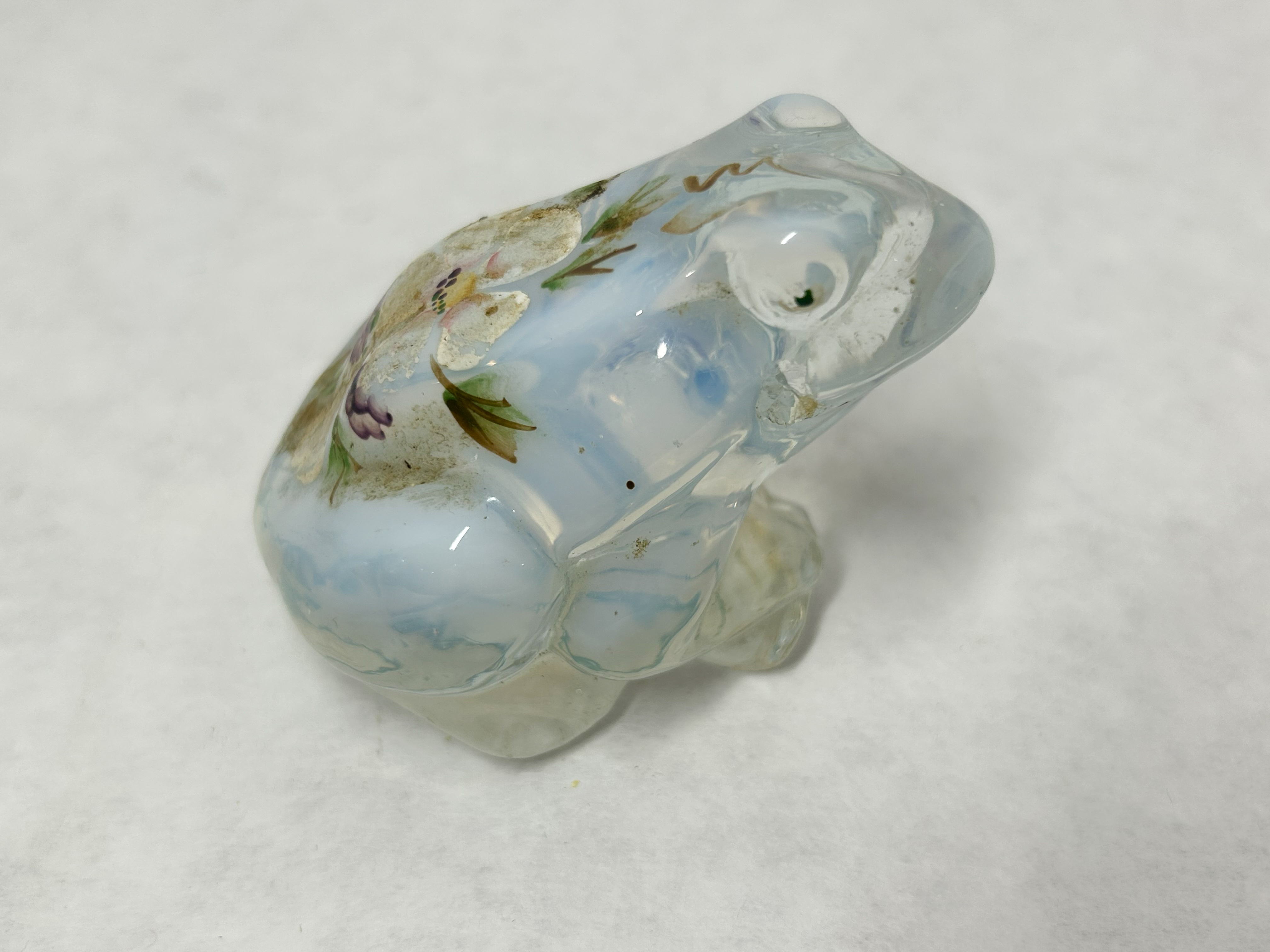 FENTON SIGNED OPALESCENT GLASS FROG