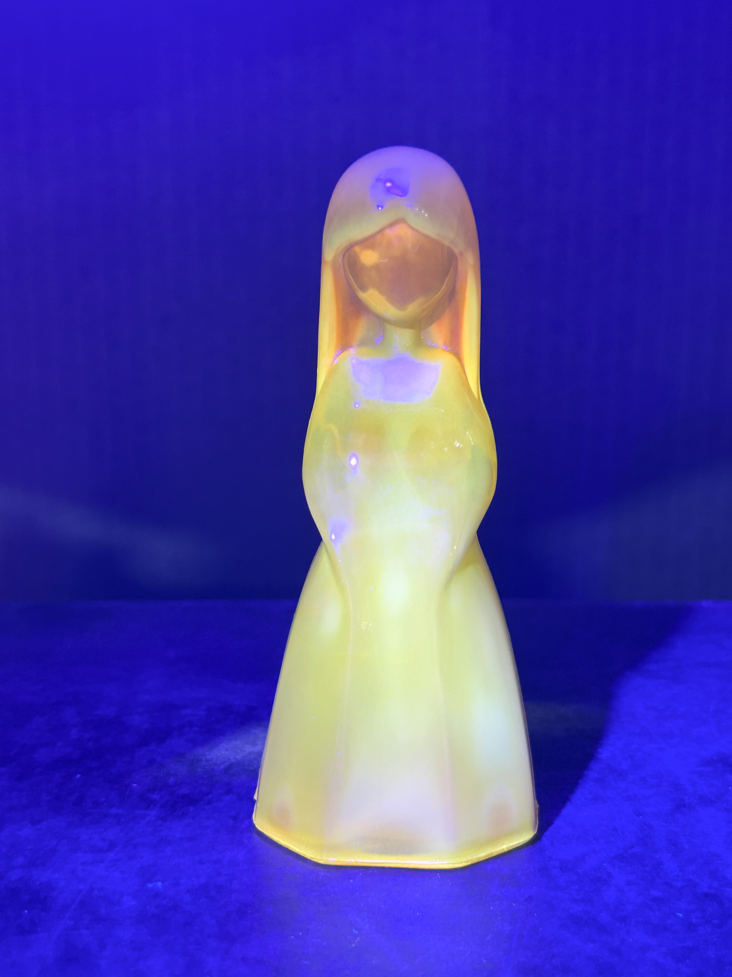 MOSSER AMBER URANIUM SLAG GLASS FIGURINE, 1980S