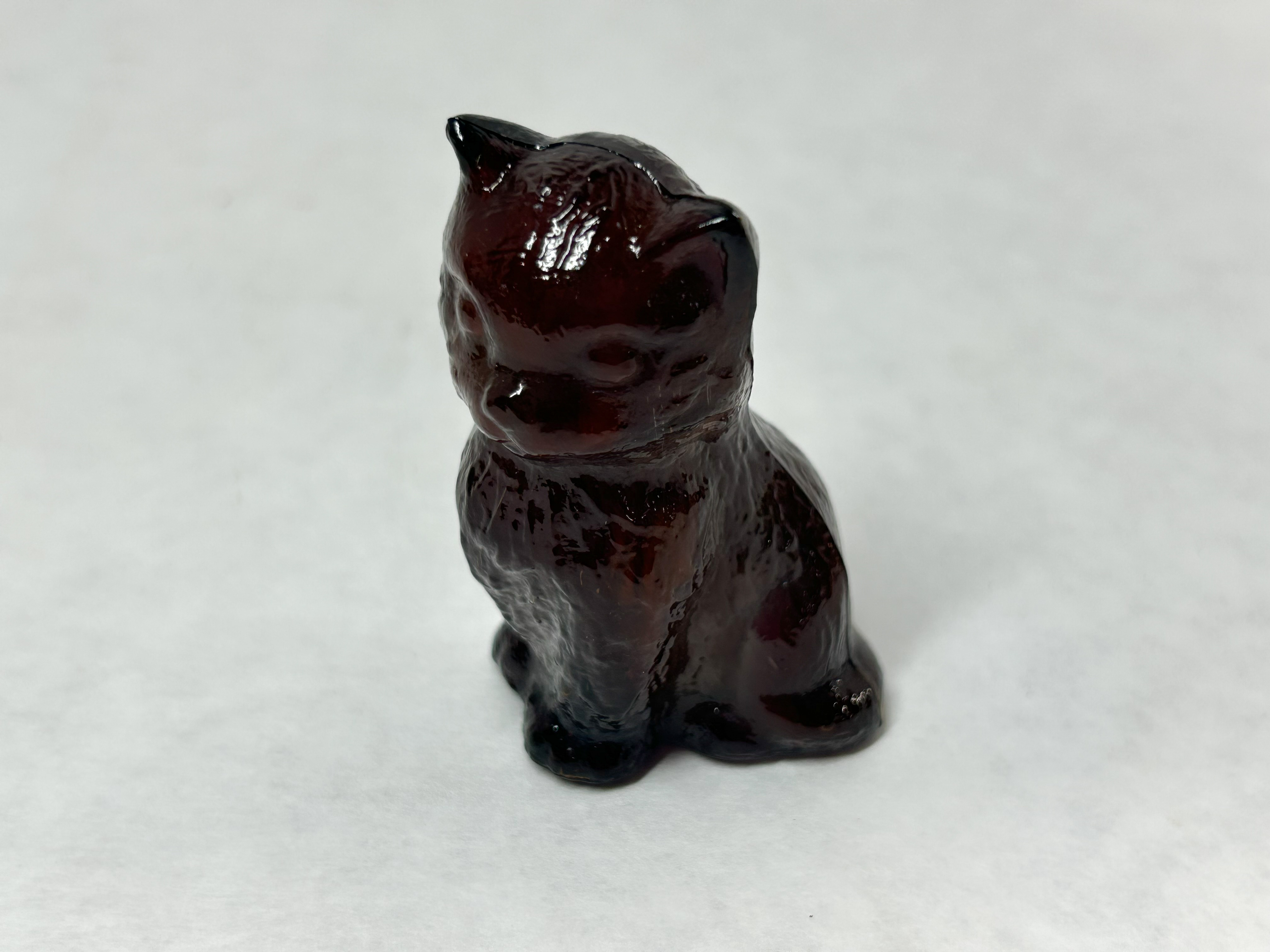 BOYD MISS COTTON DARK AMBER GLASS KITTEN