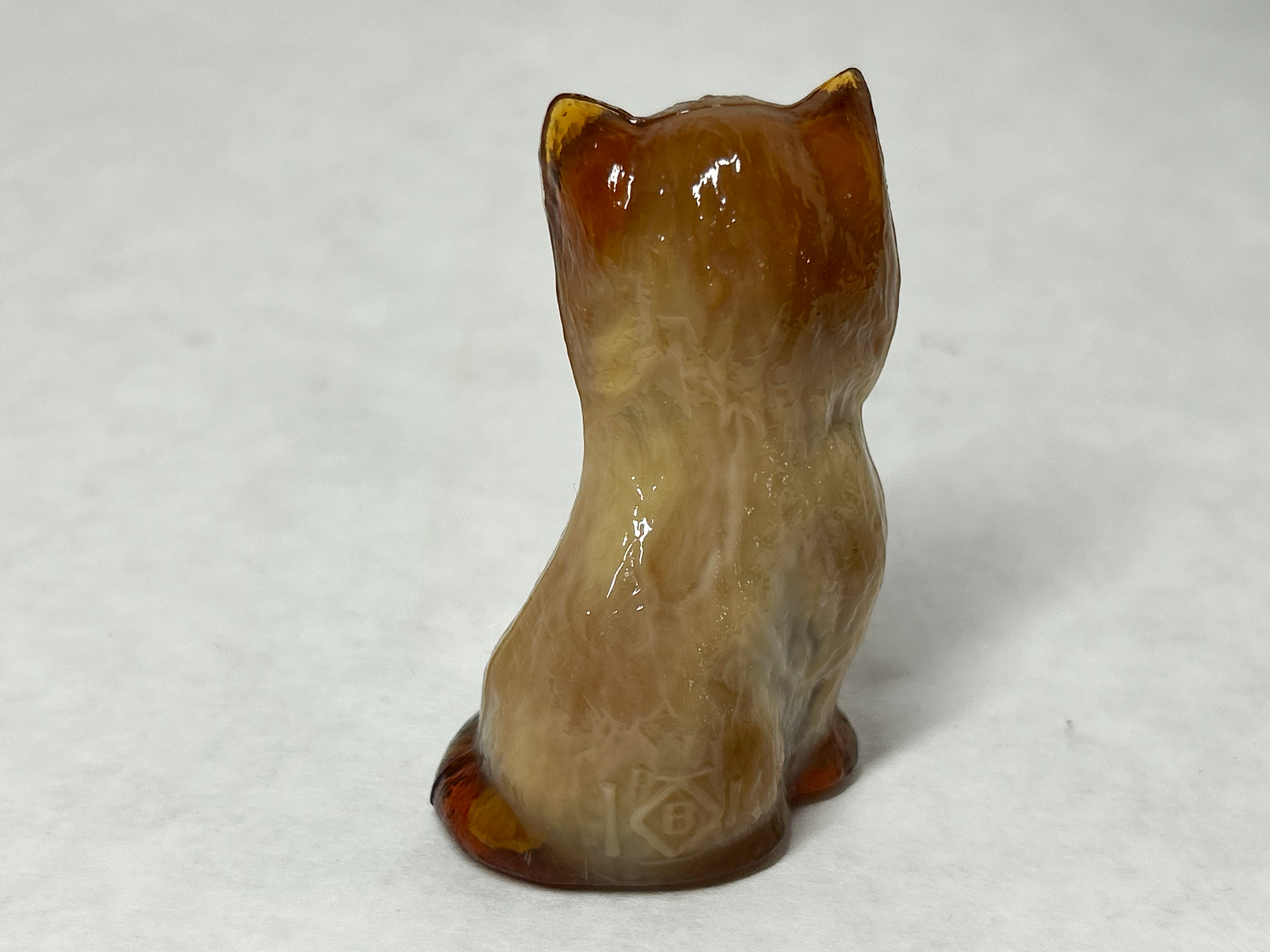 BOYD CARAMEL SLAG GLASS KITTEN, 1983-1988