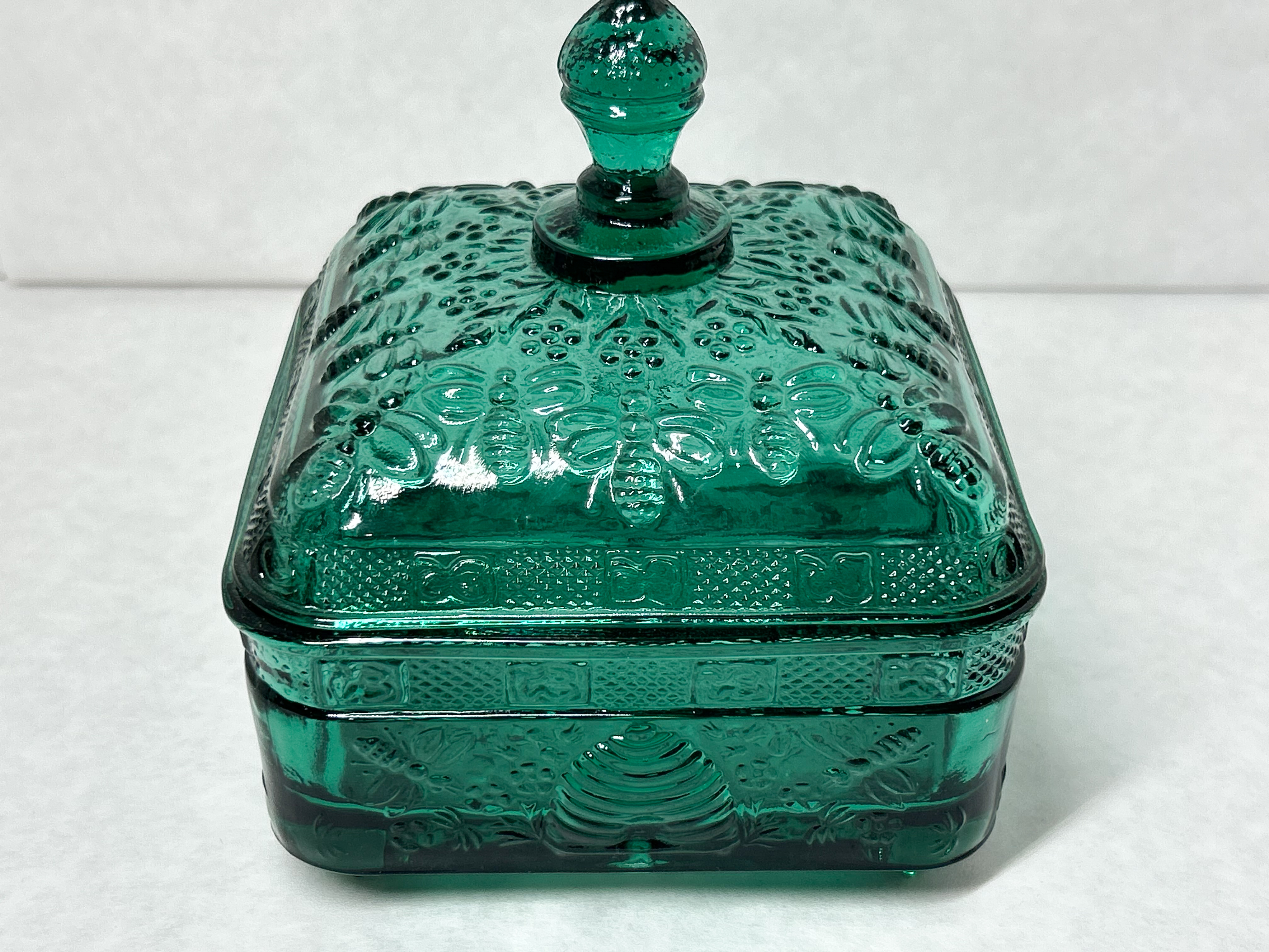 INDIANA EMERALD GLASS BEEHIVE BOX