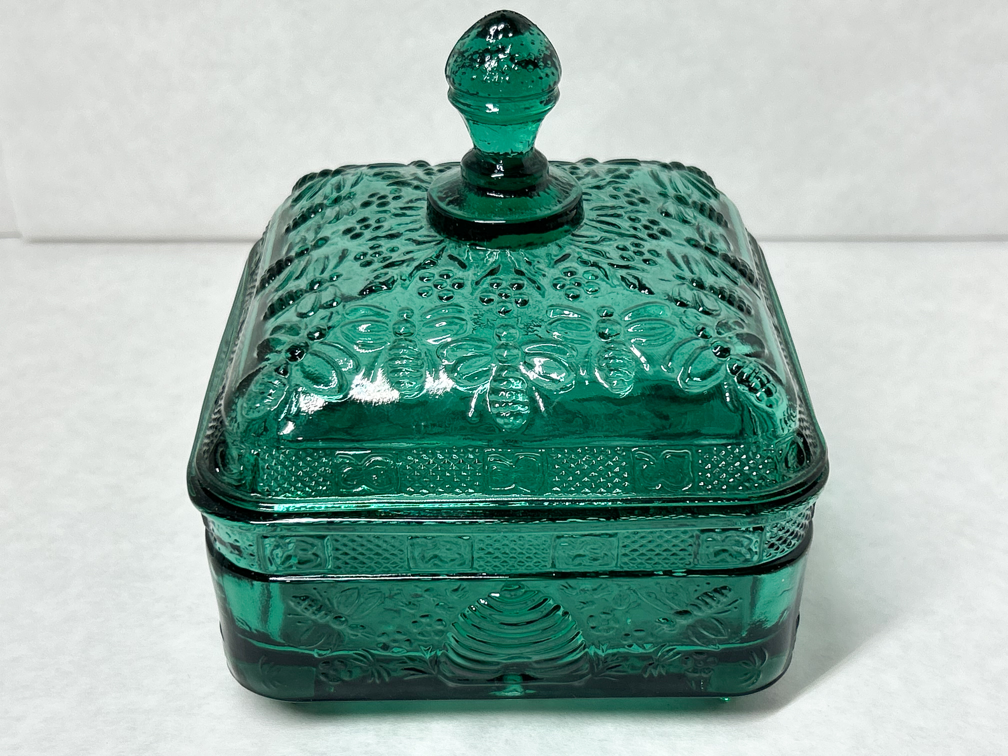 INDIANA EMERALD GLASS BEEHIVE BOX