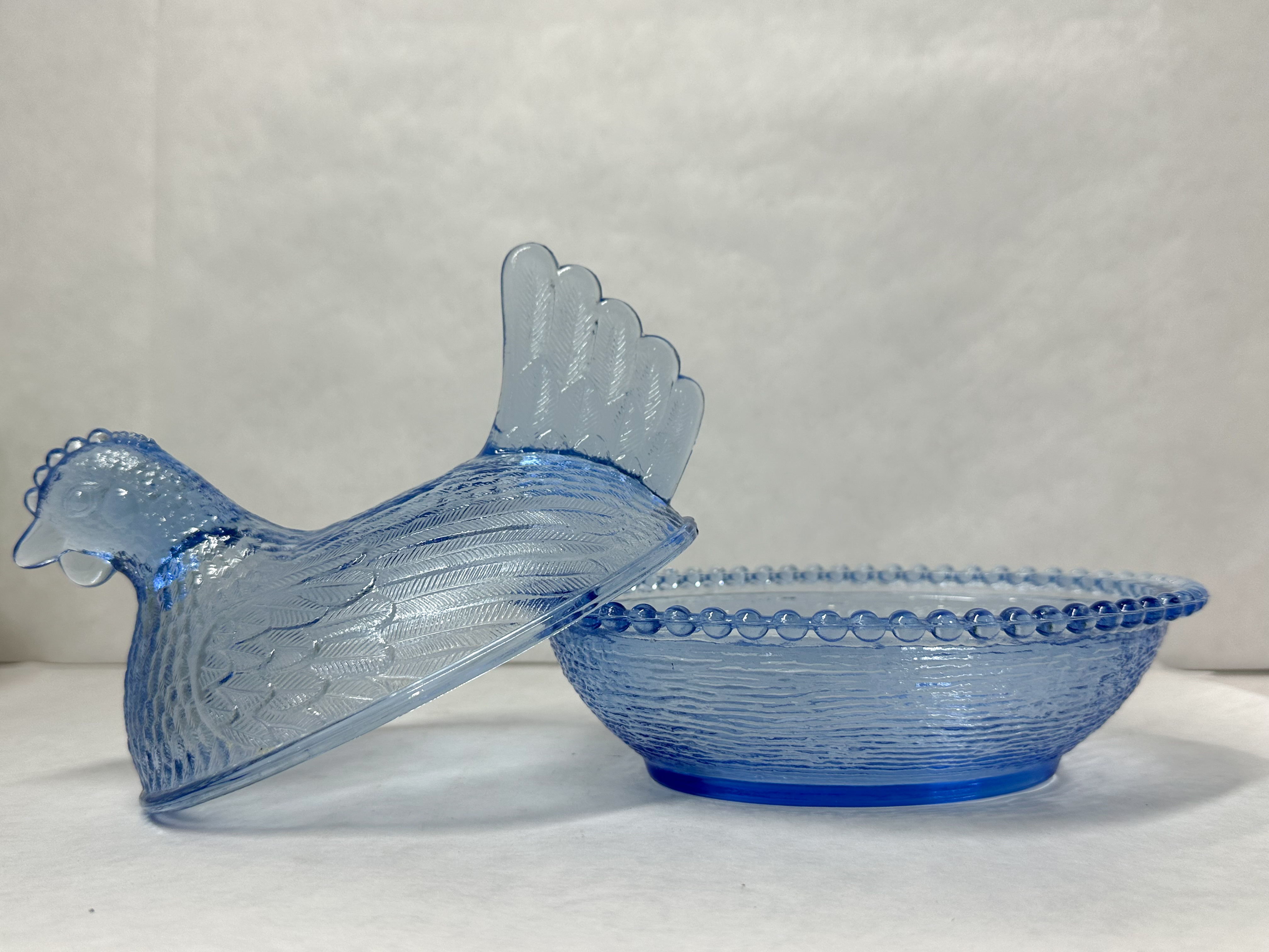 INDIANA GLASS BLUE HEN ON NEST, CIRCA 1970