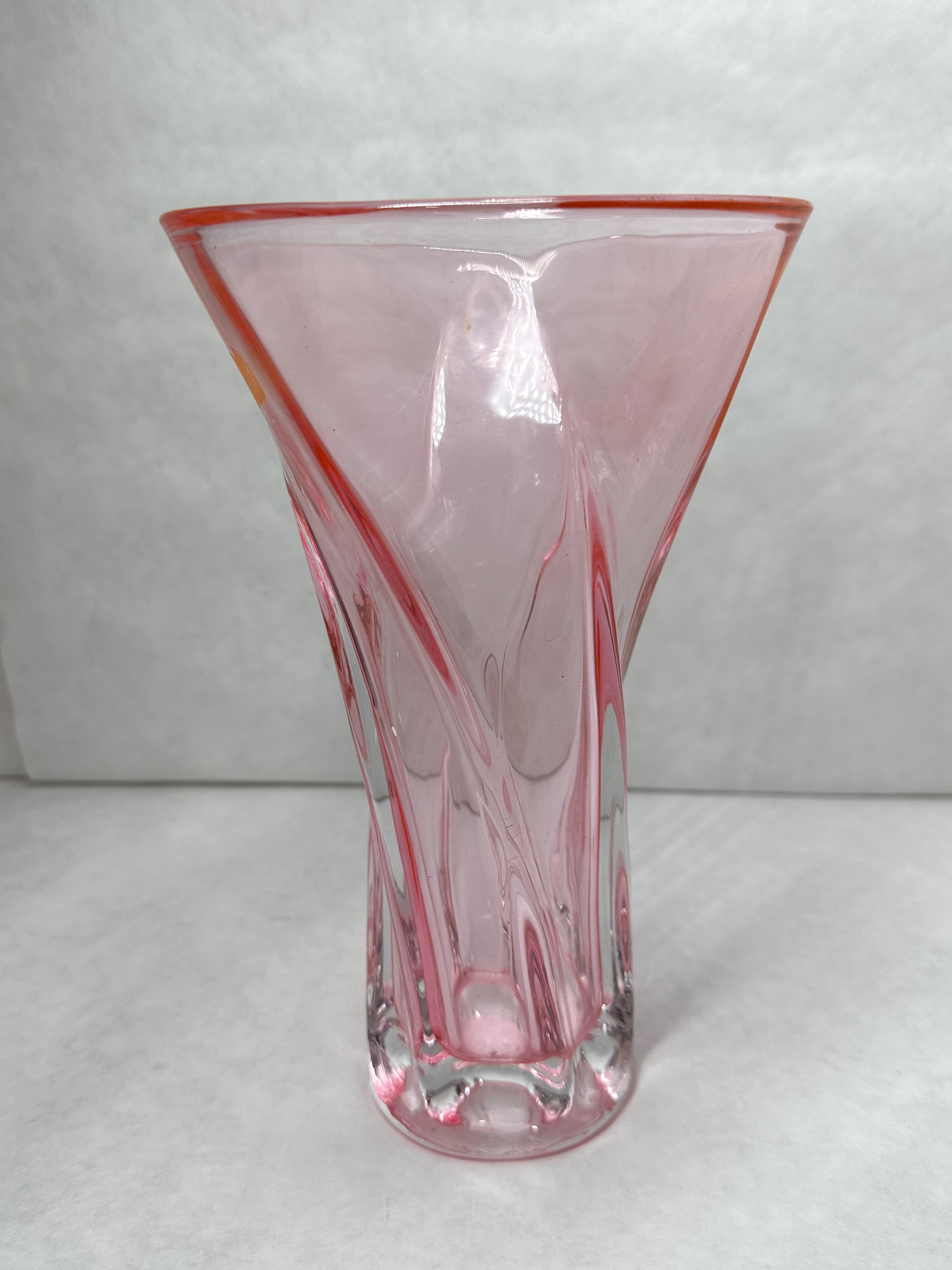 MCM TWISTED PINK ART GLASS VASE