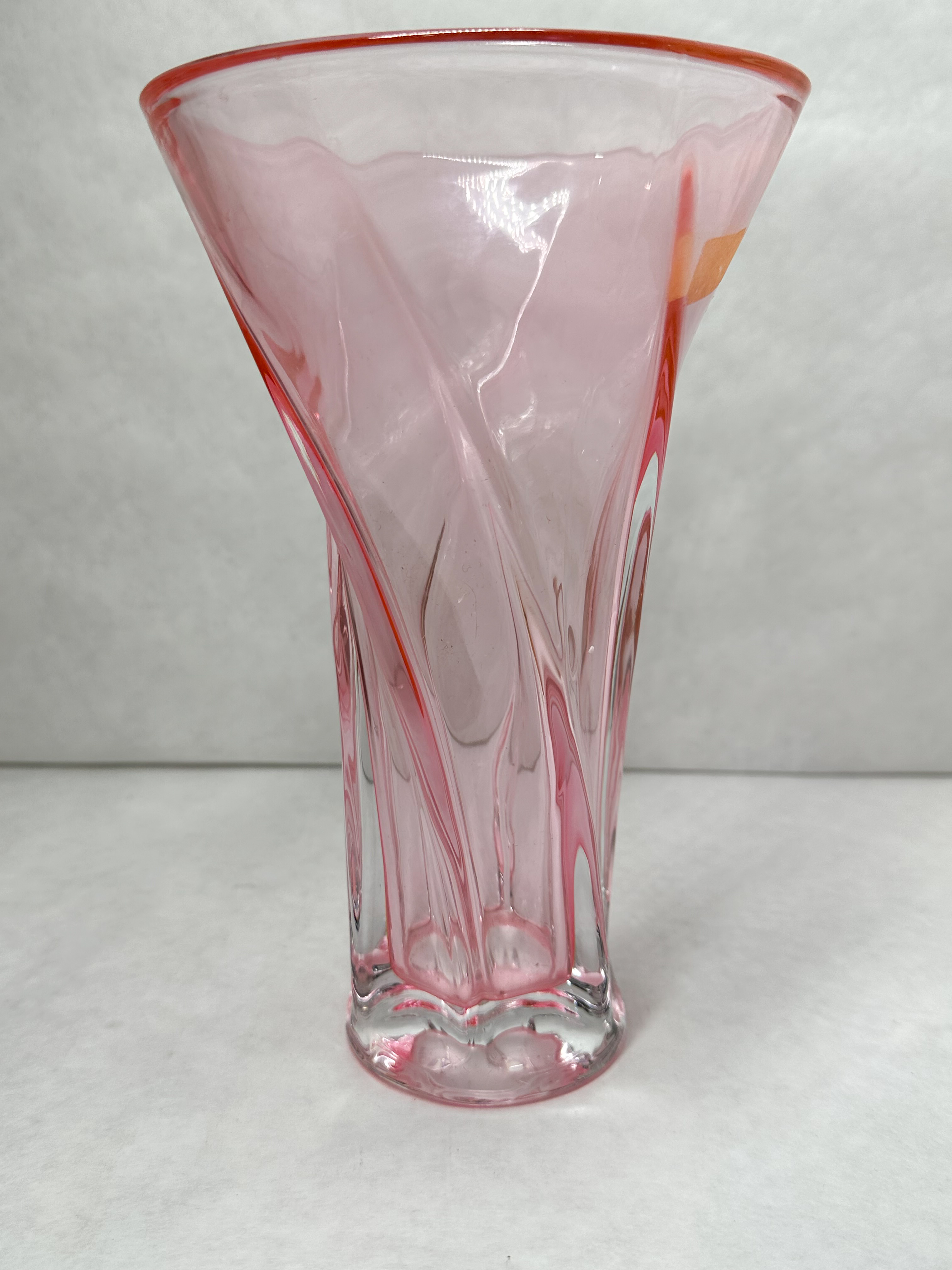 MCM TWISTED PINK ART GLASS VASE
