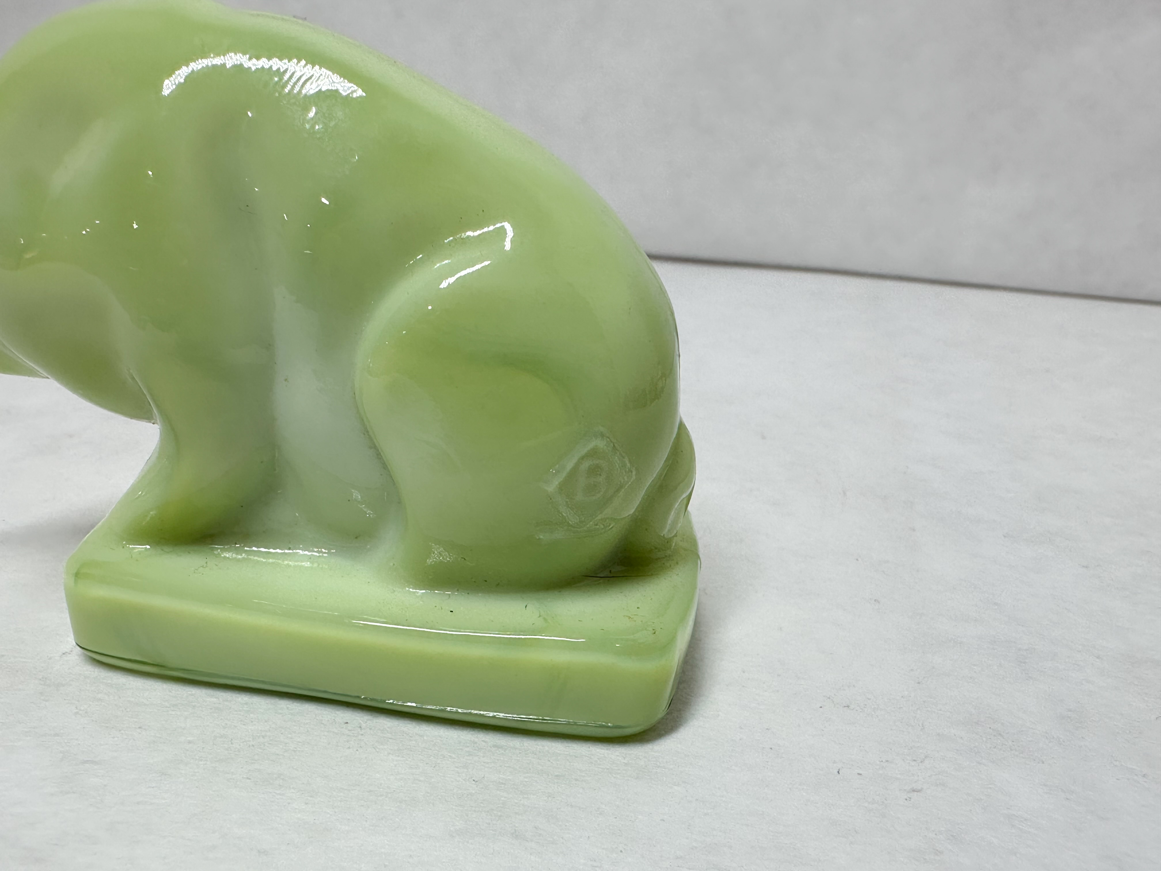 BOYD JADEITE GLASS SUEE PIG
