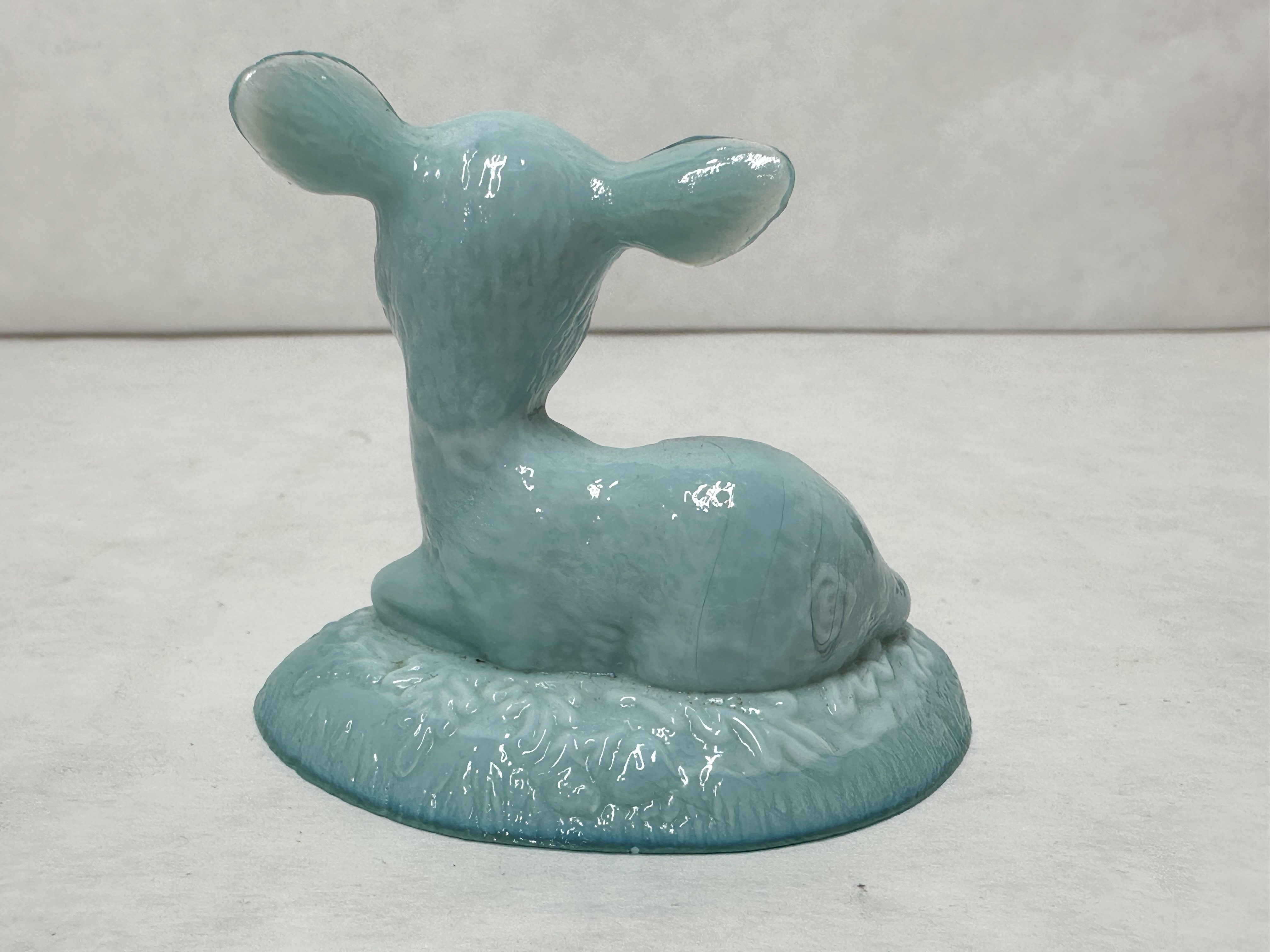 BOYD BINGO DEER BLUE SLAG GLASS
