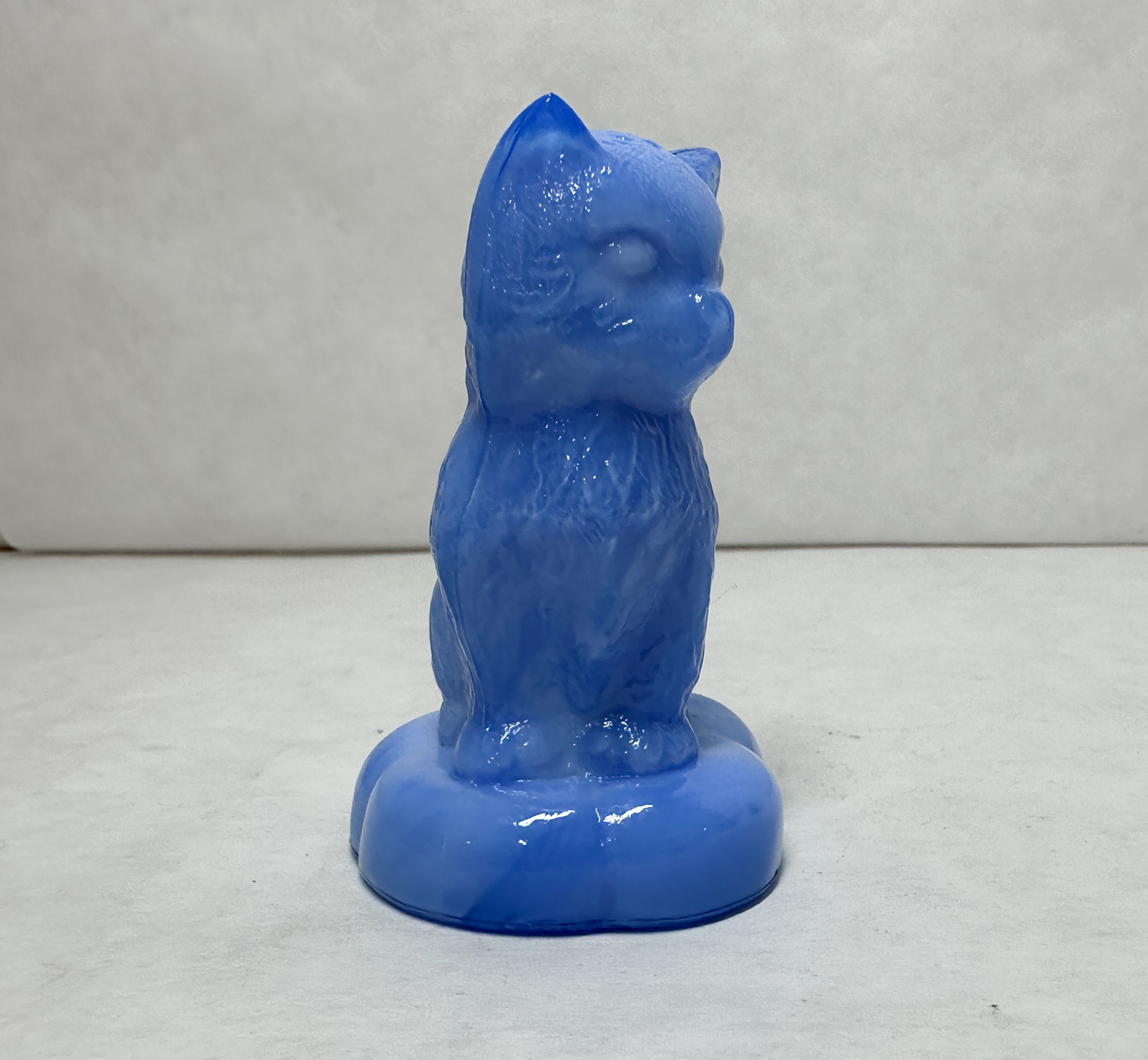 BOYD BLUE SLAG GLASS SITTING KITTEN PILLOW FIGURINE