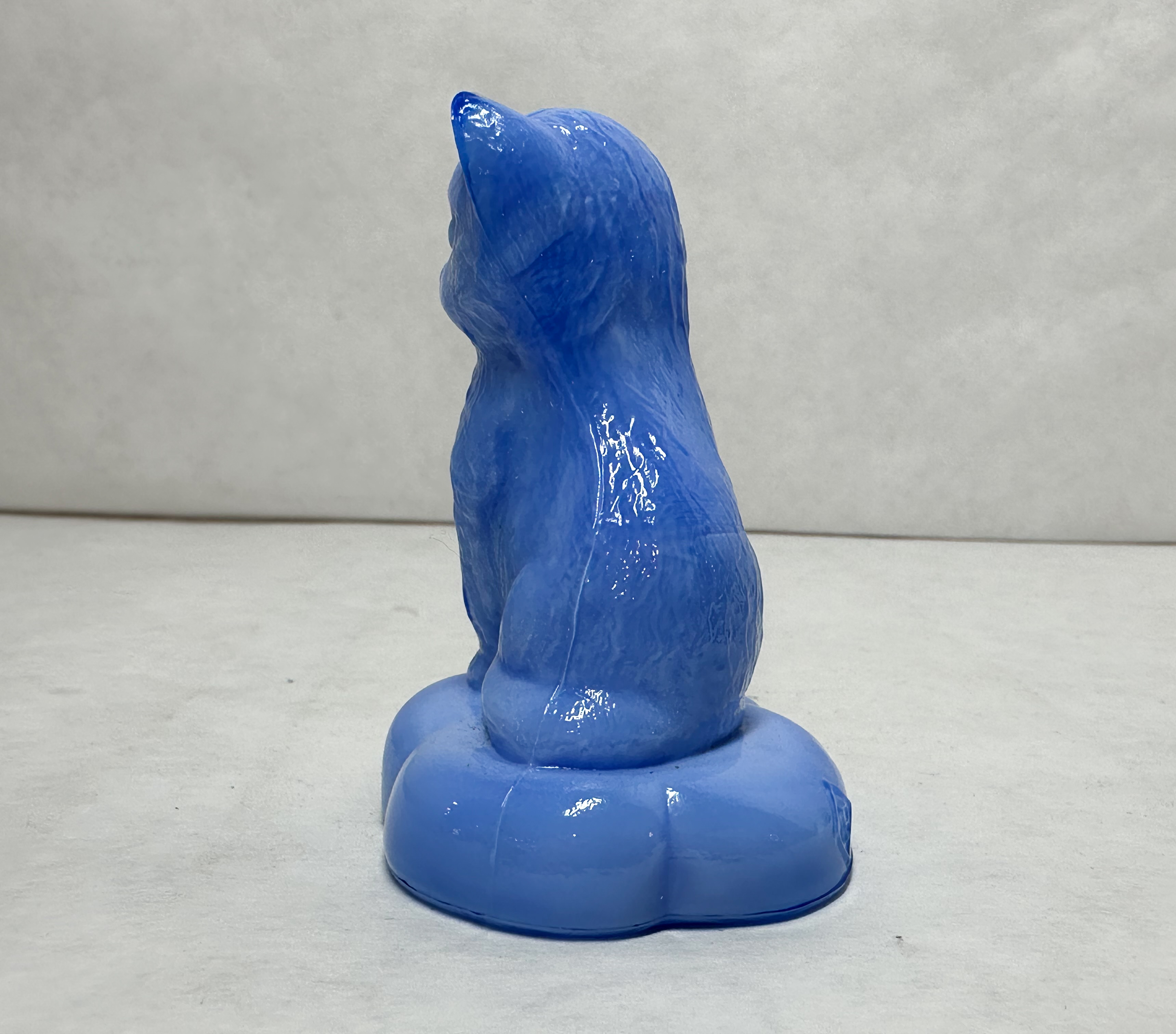 BOYD BLUE SLAG GLASS SITTING KITTEN PILLOW FIGURINE