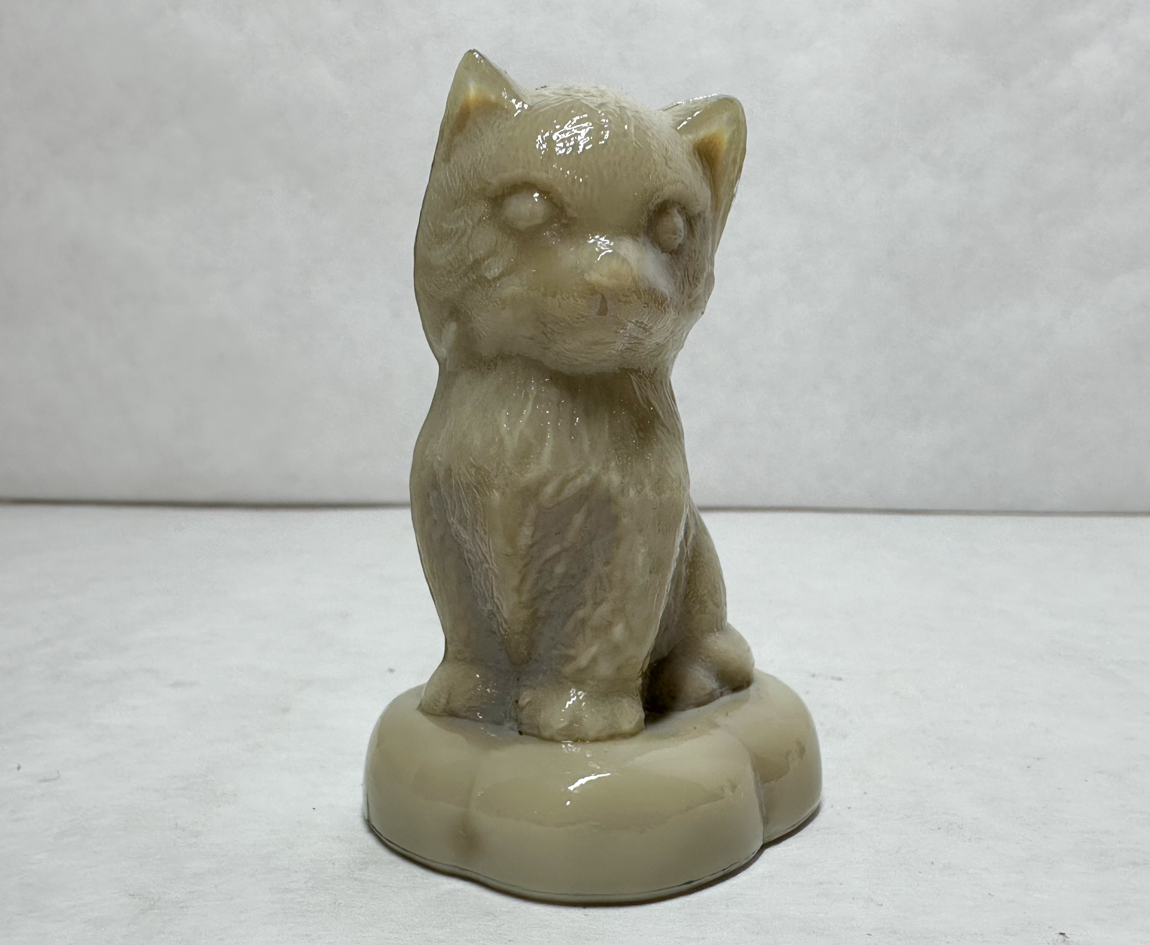 BOYD GLASS GRAY SITTING KITTEN PILLOW FIGURINES