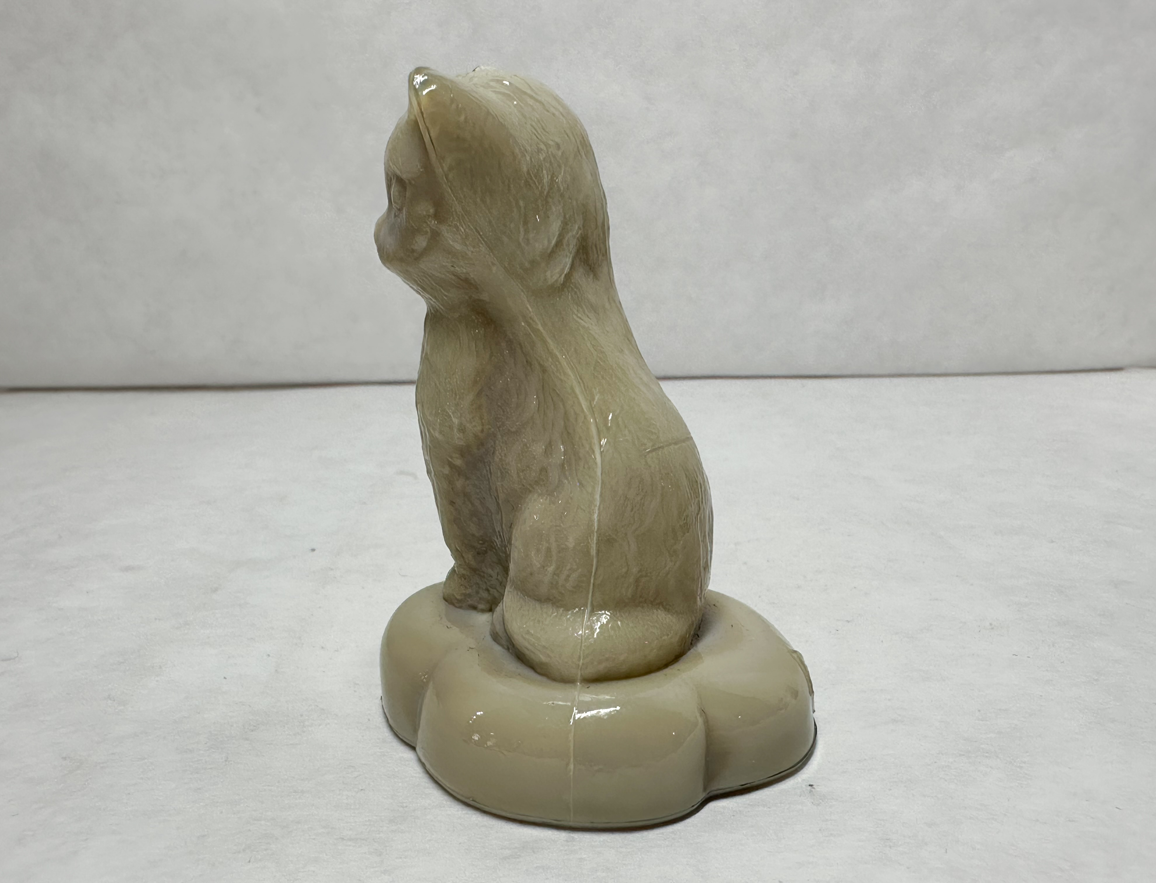 BOYD GLASS GRAY SITTING KITTEN PILLOW FIGURINES