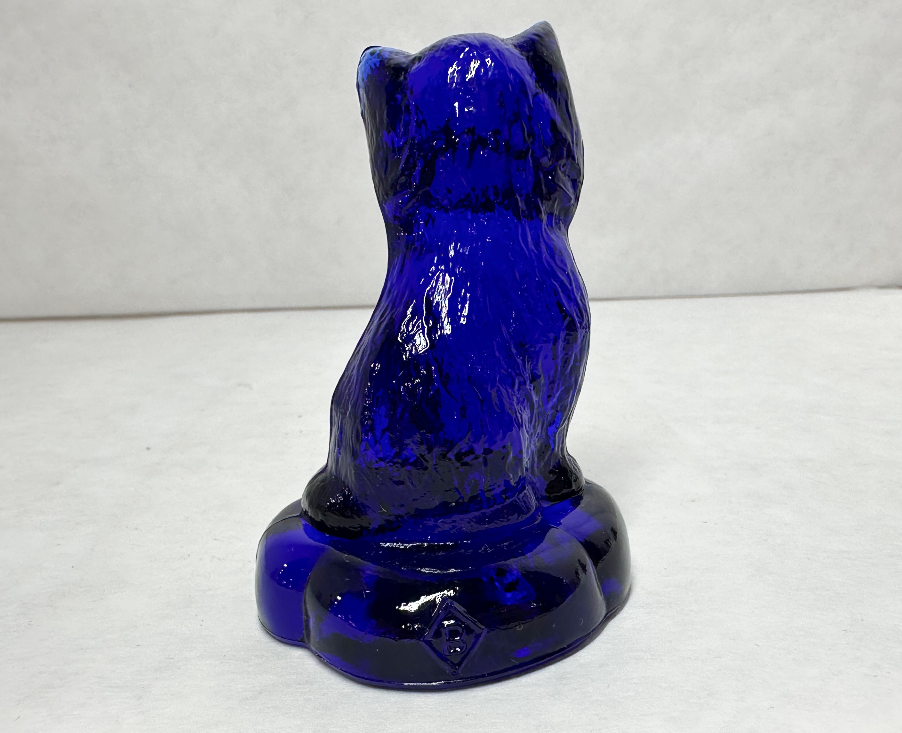 BOYD COBALT BLUE GLASS KITTEN, VINTAGE
