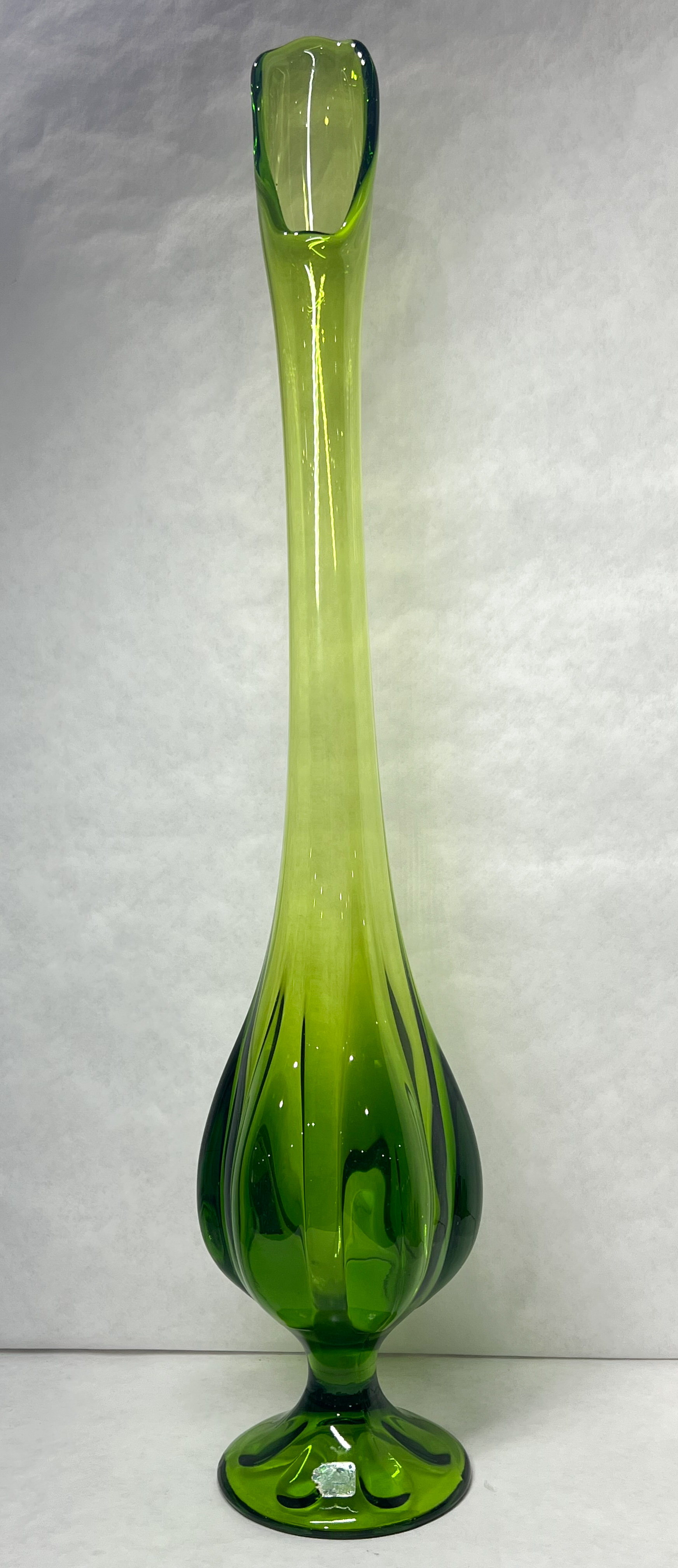 KANAWHA GREEN SWUNG GLASS VASE, 1960S