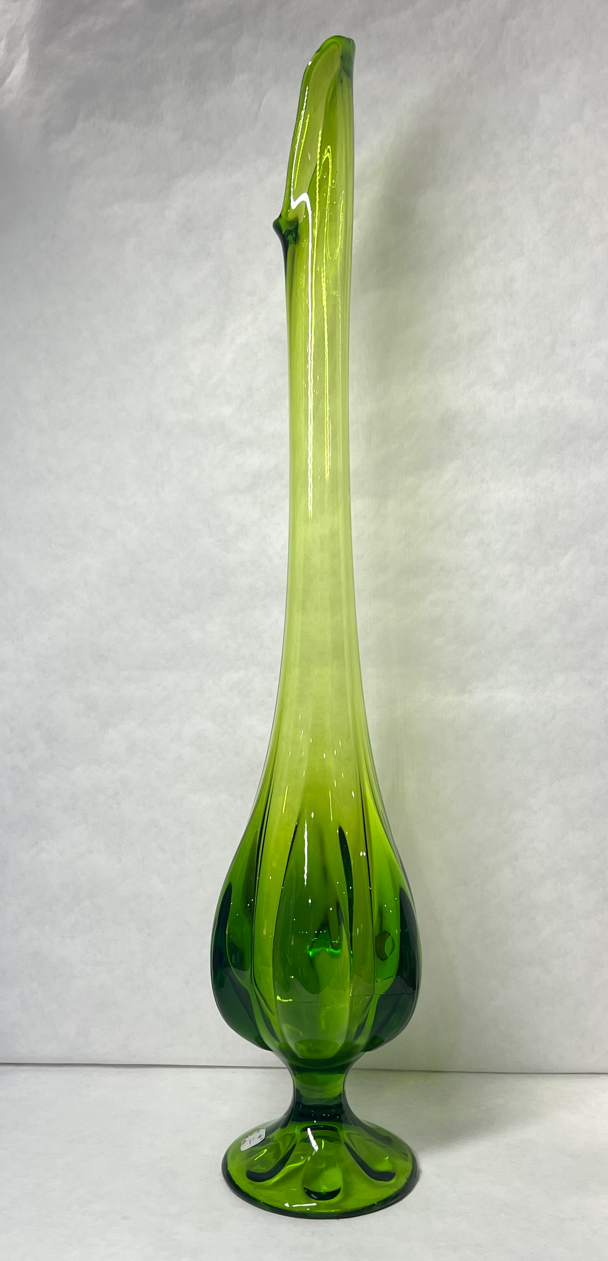 KANAWHA GREEN SWUNG GLASS VASE, 1960S