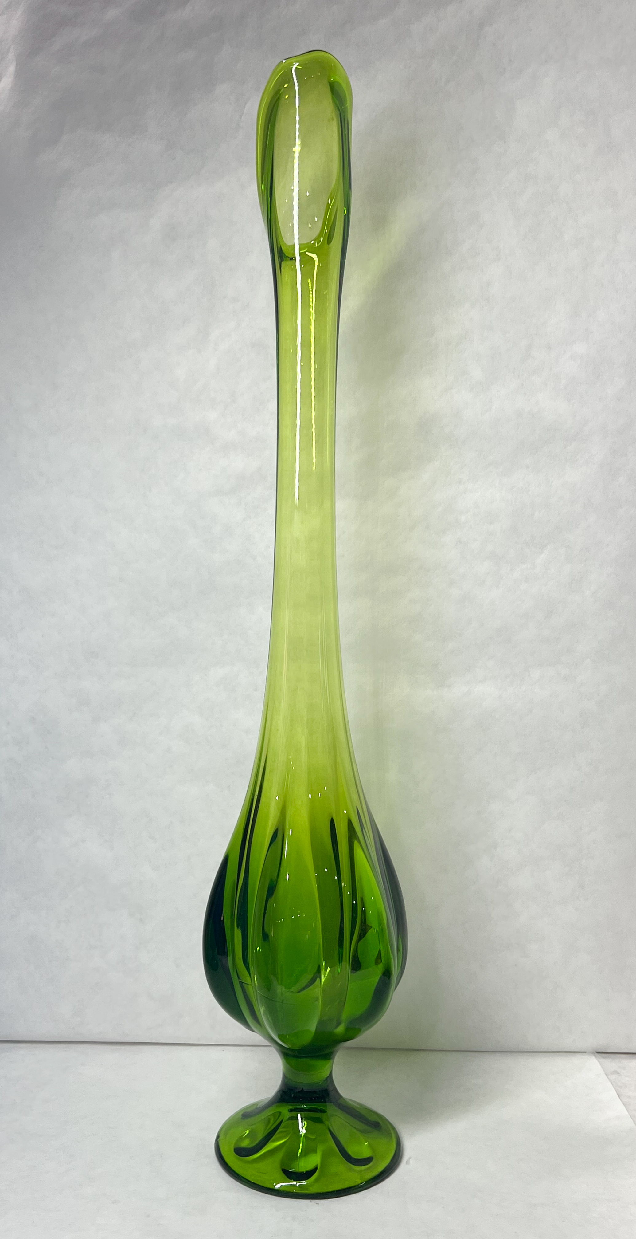 KANAWHA GREEN SWUNG GLASS VASE, 1960S