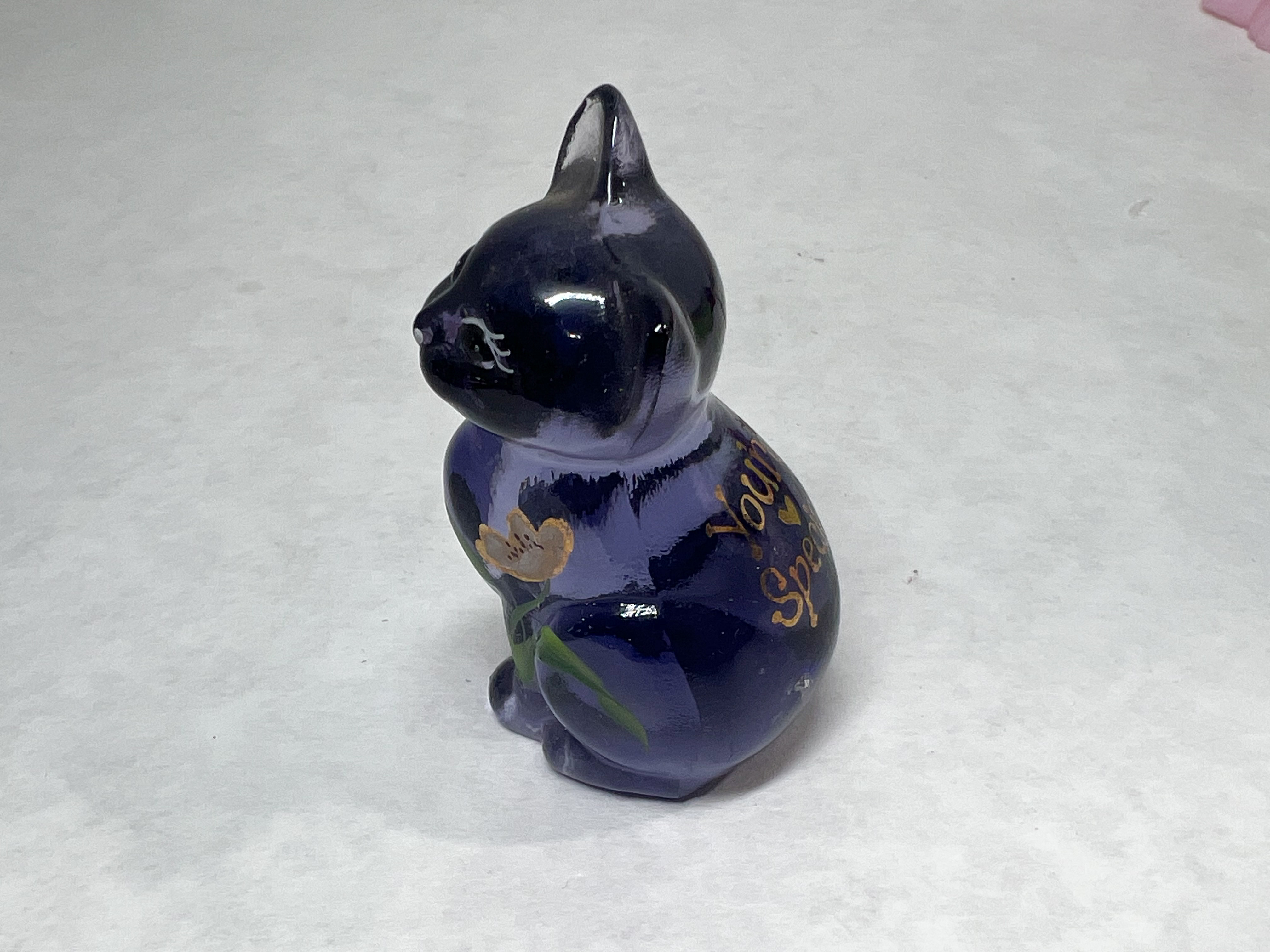 FENTON VIOLET GLASS CAT FIGURINE