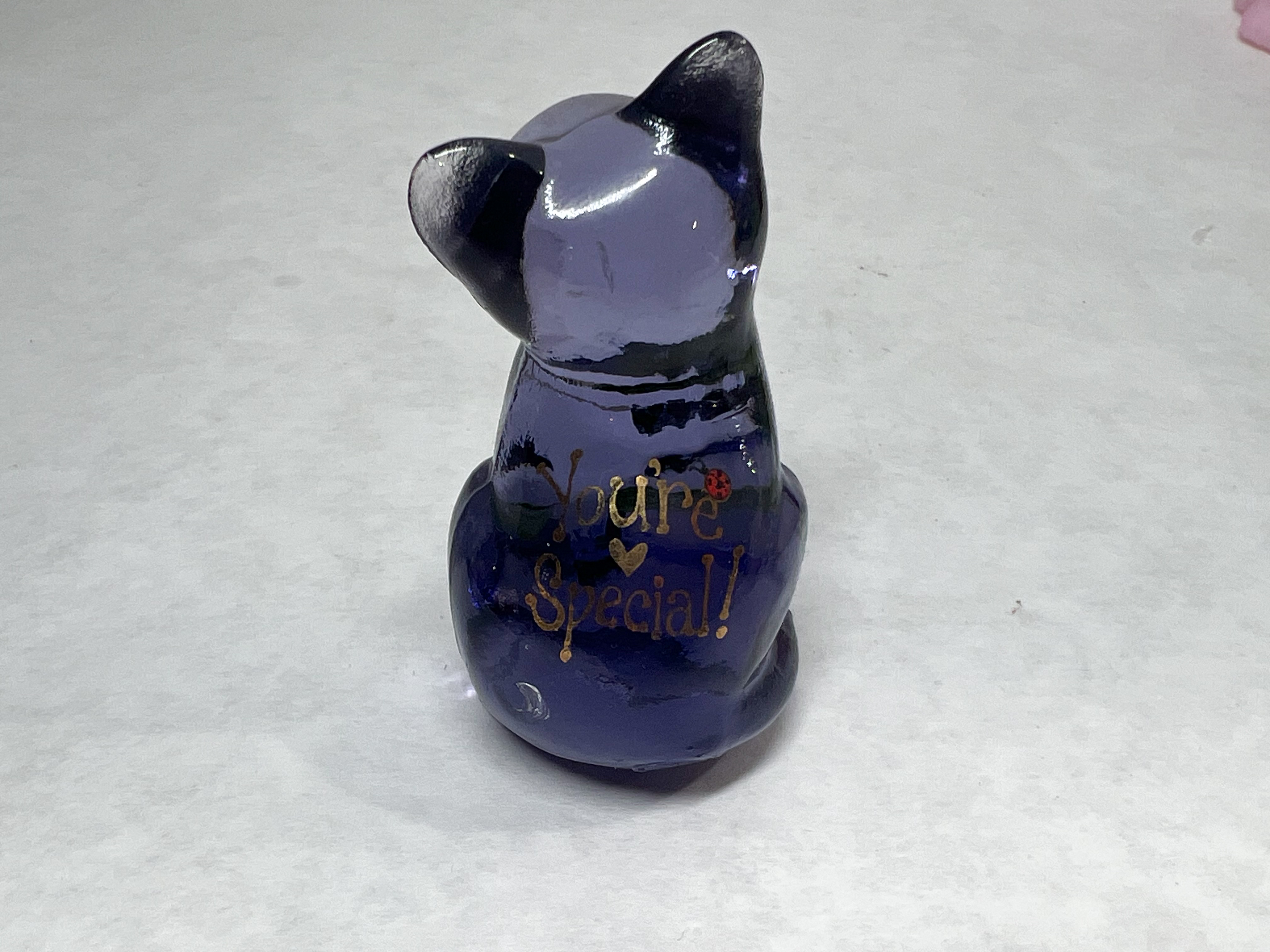 FENTON VIOLET GLASS CAT FIGURINE