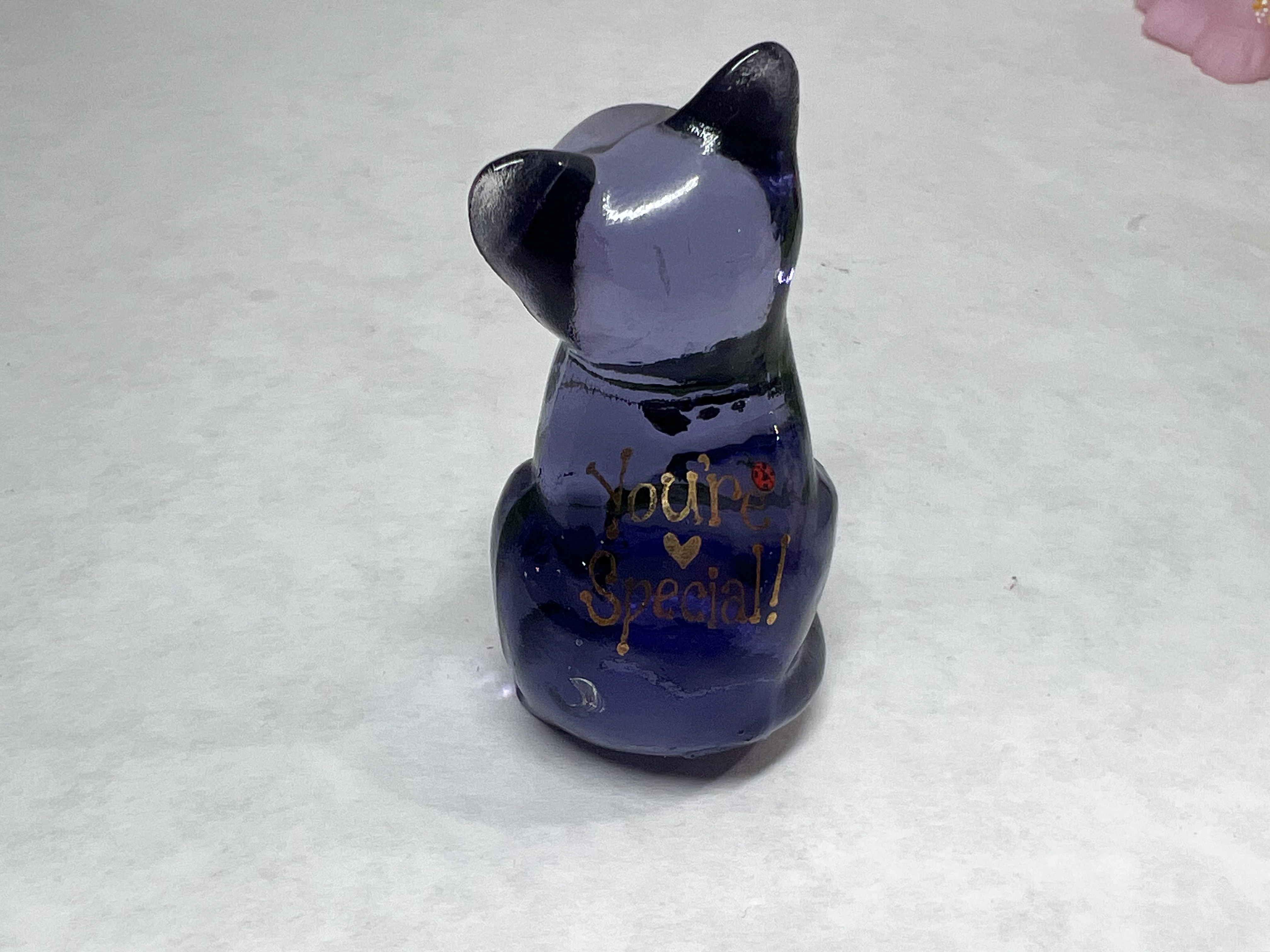 FENTON VIOLET GLASS CAT FIGURINE