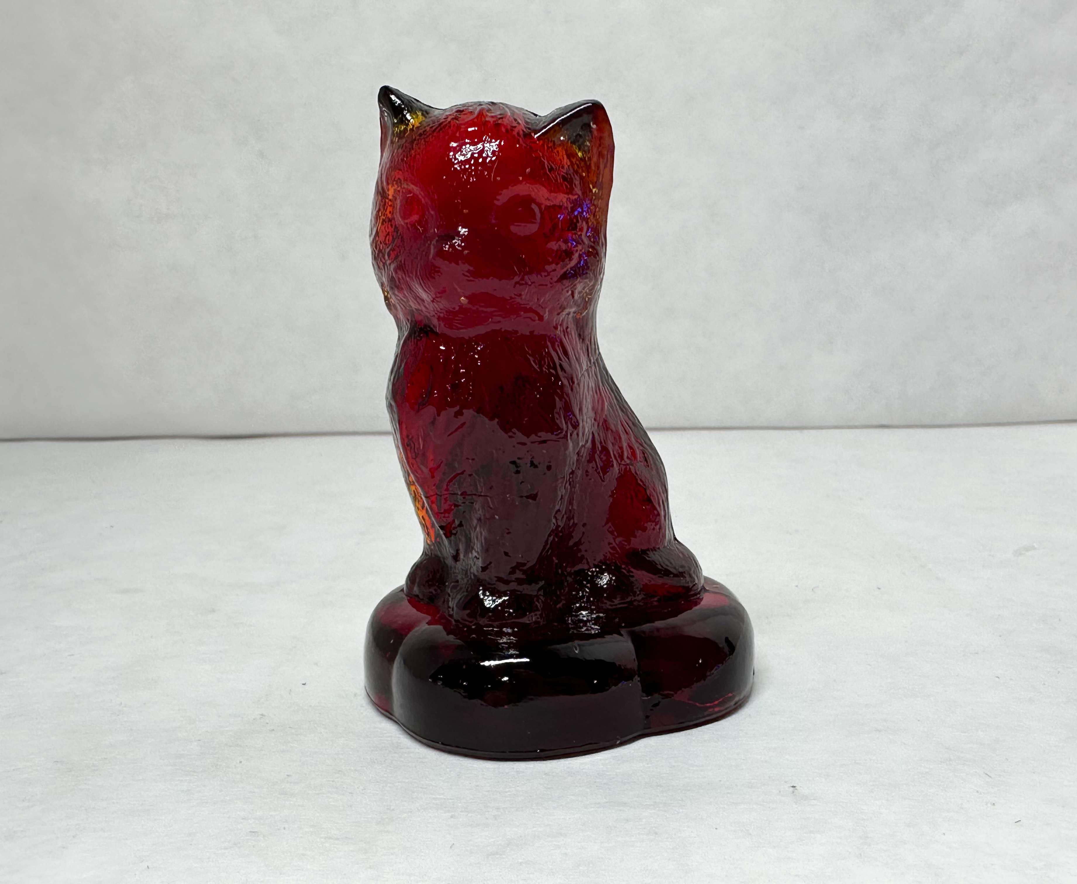 BOYD RUBY GLASS SITTING CAT PILLOW, 1978-1983