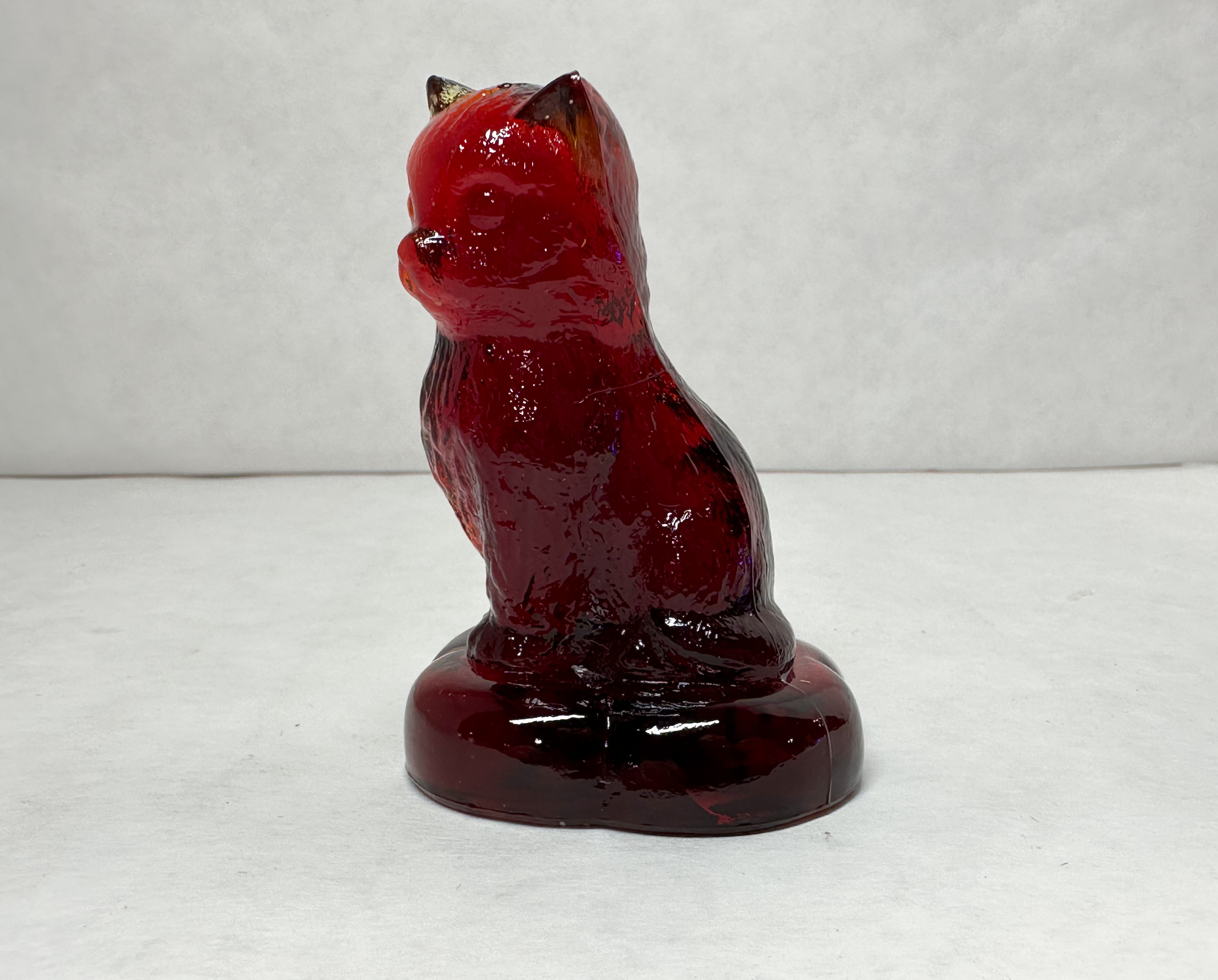 BOYD RUBY GLASS SITTING CAT PILLOW, 1978-1983