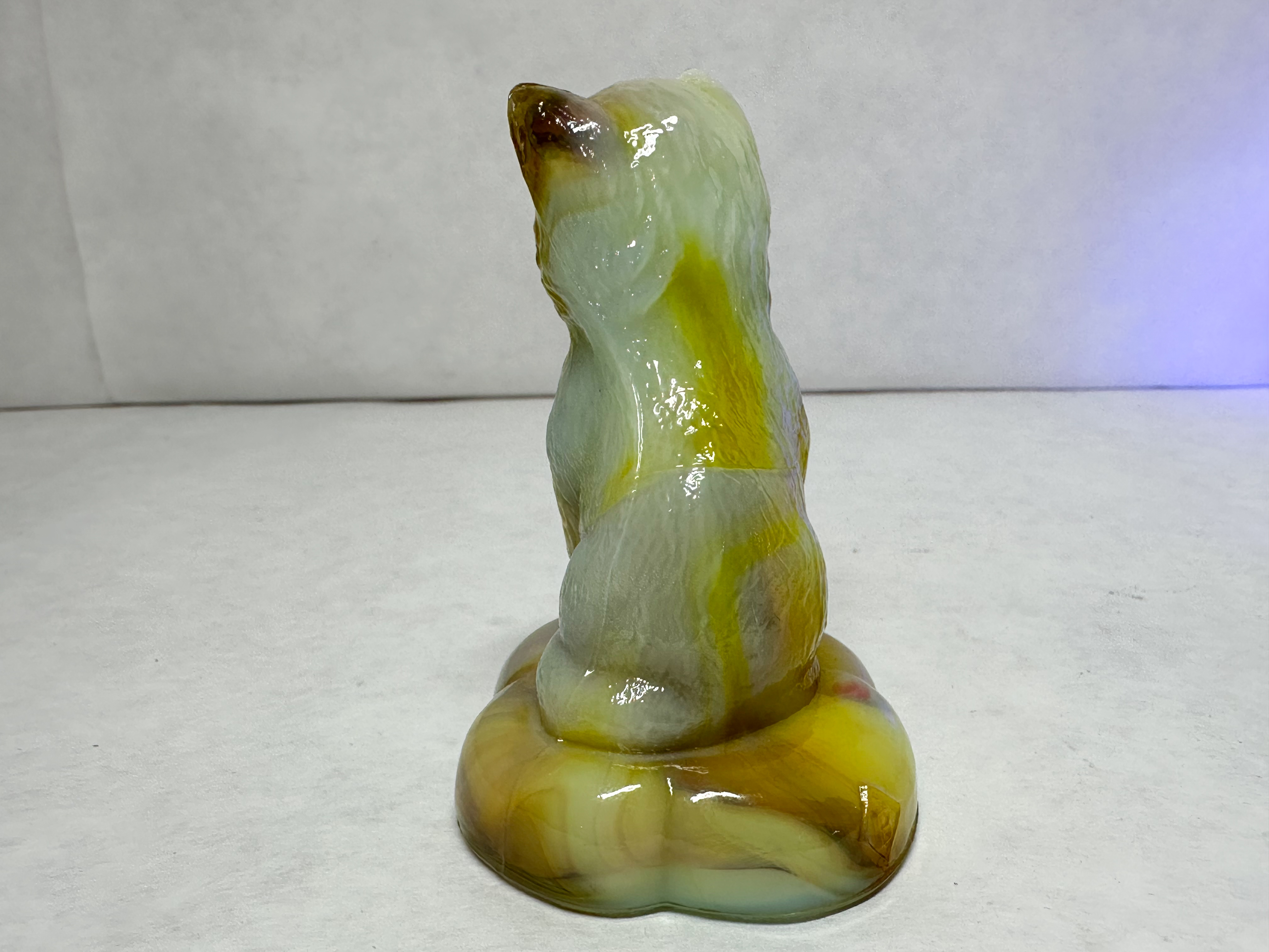 BOYD SITTING KITTEN ON PILLOW SLAG GLASS CAT, VINTAGE