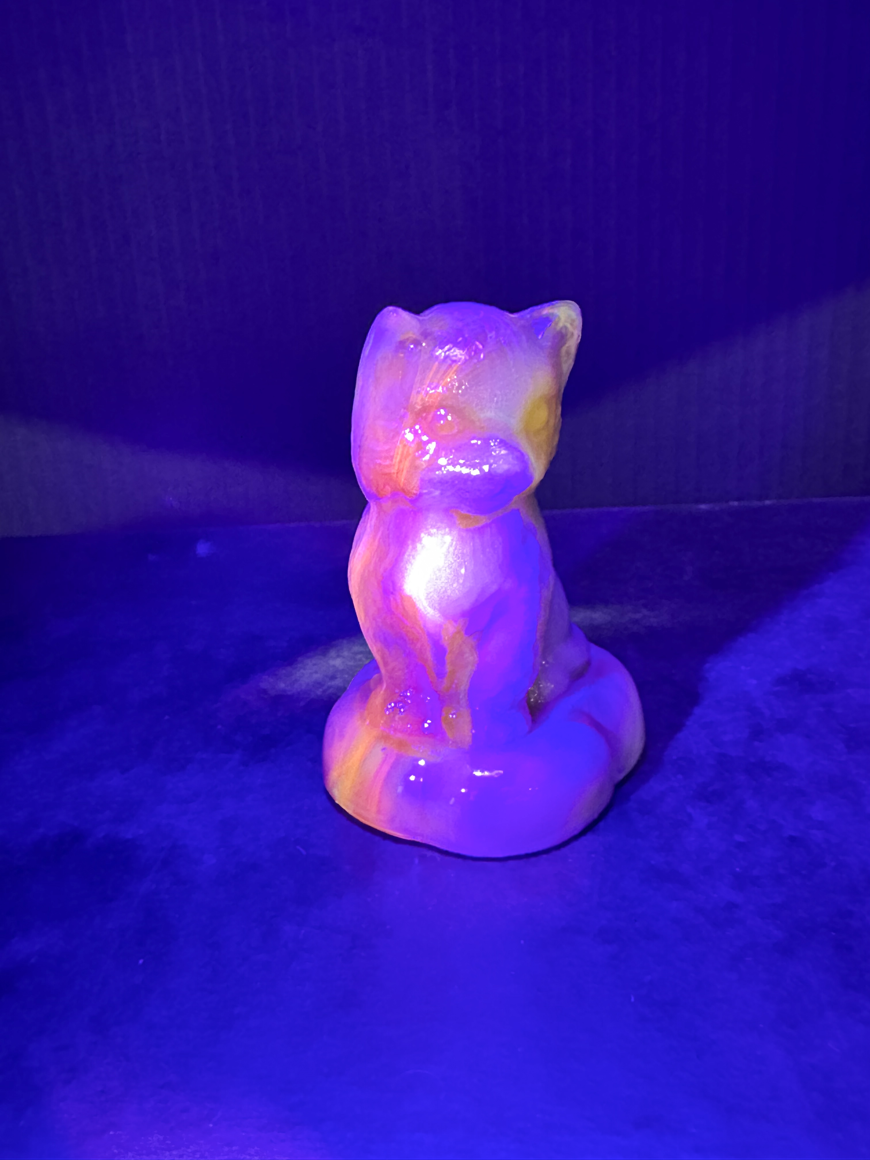 BOYD SITTING KITTEN ON PILLOW SLAG GLASS CAT, VINTAGE