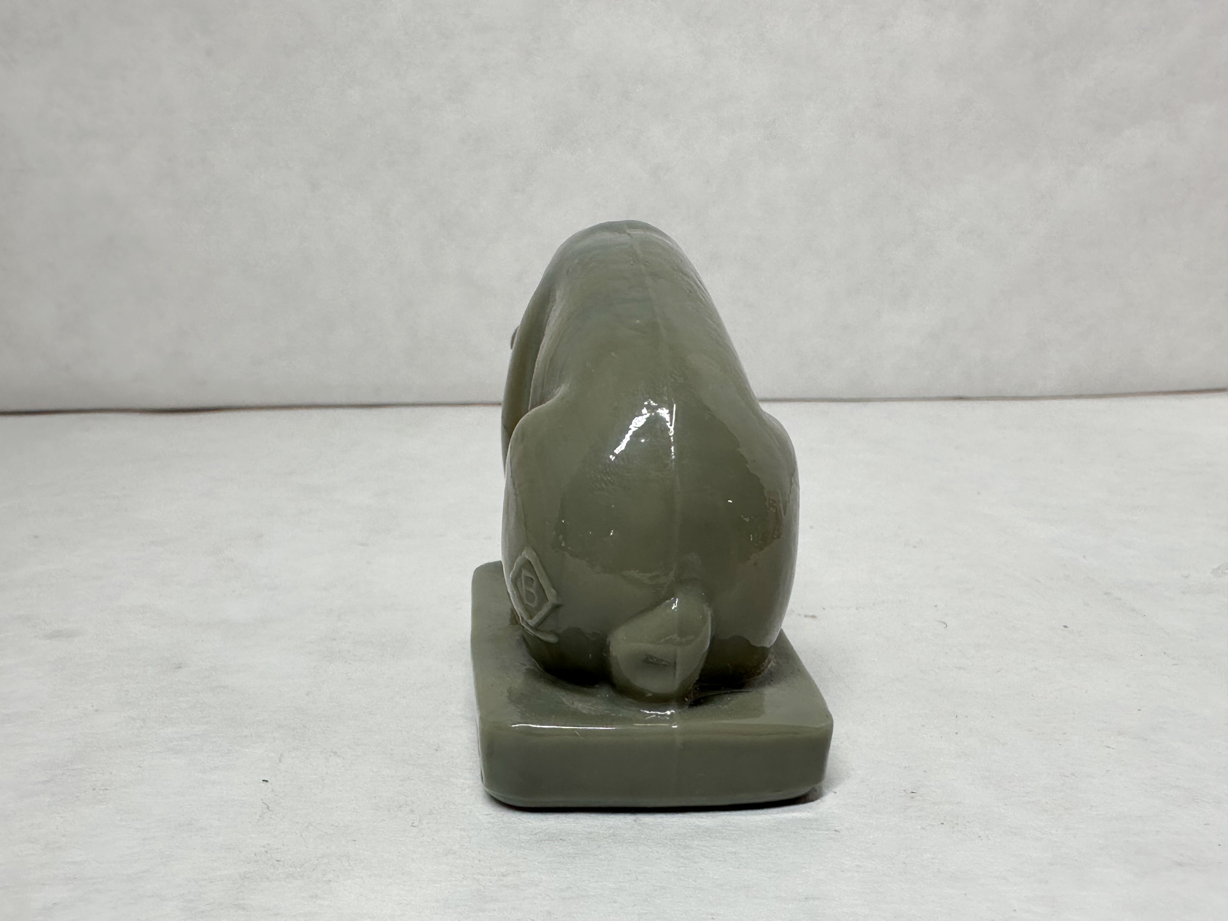 BOYD SUEE THE PIG MARBLED SLAG GLASS