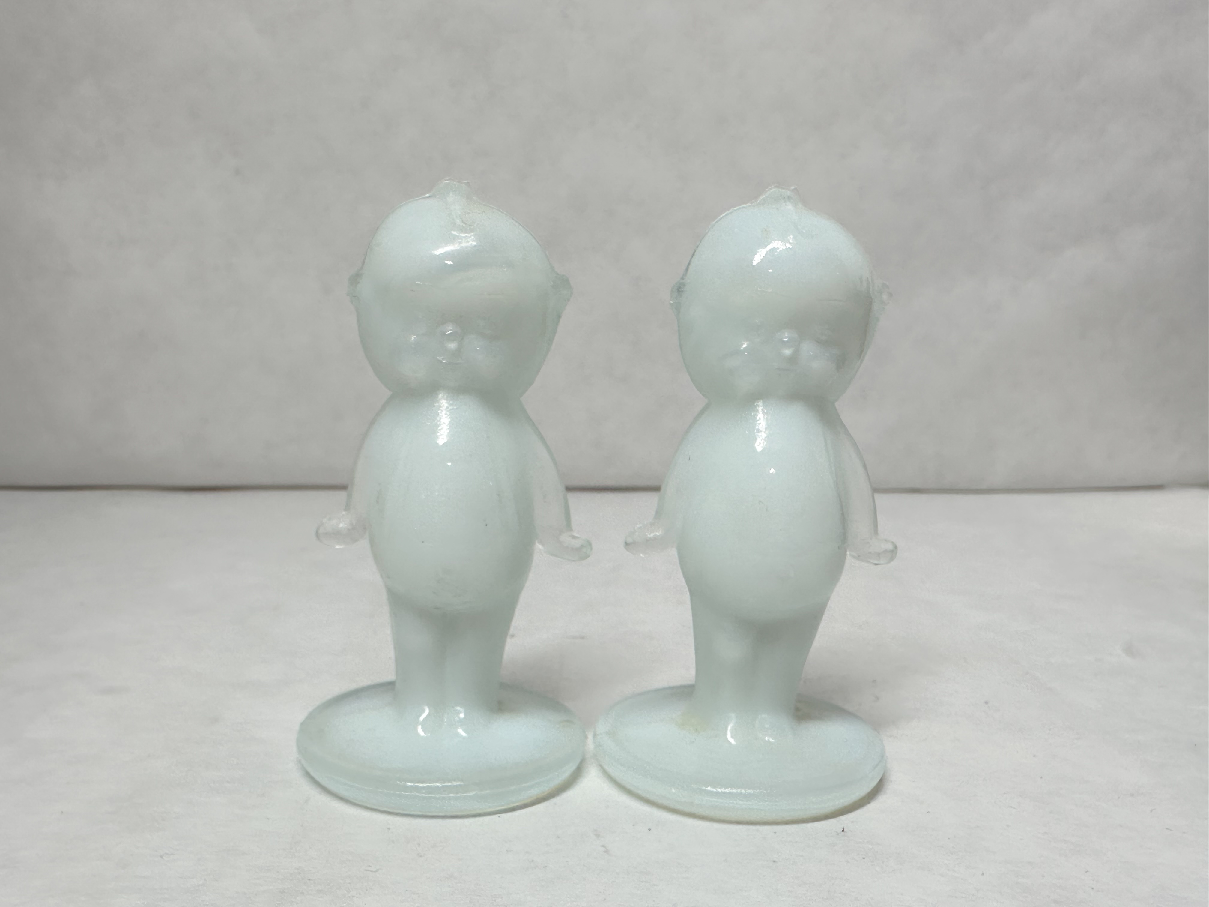 BOYD MARSHMALLOW GLASS KEWPIE PAIR 1997