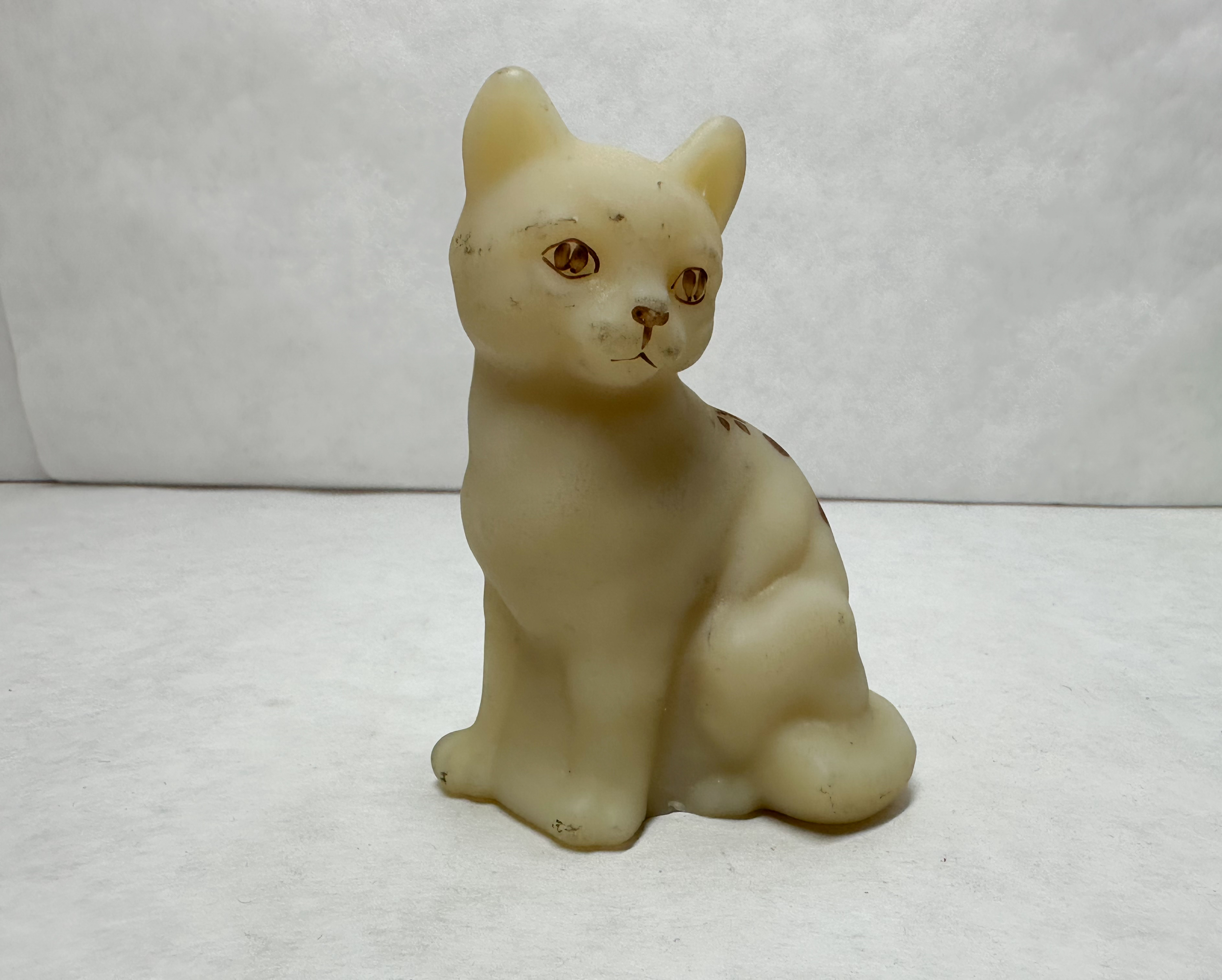 FENTON CUSTARD SATIN CAT FIGURINE