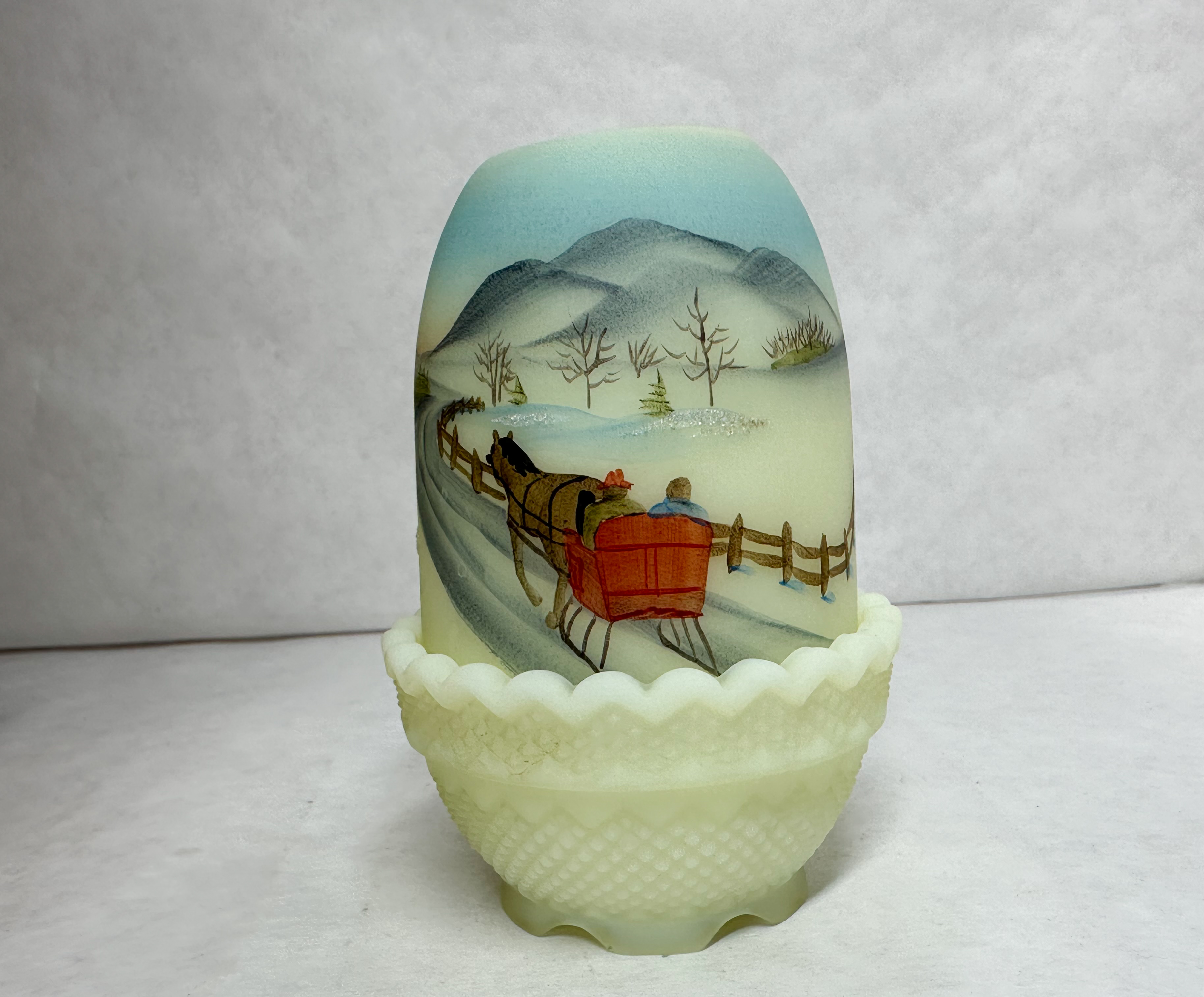 FENTON CUSTARD GLASS FAIRY LAMP, 1980