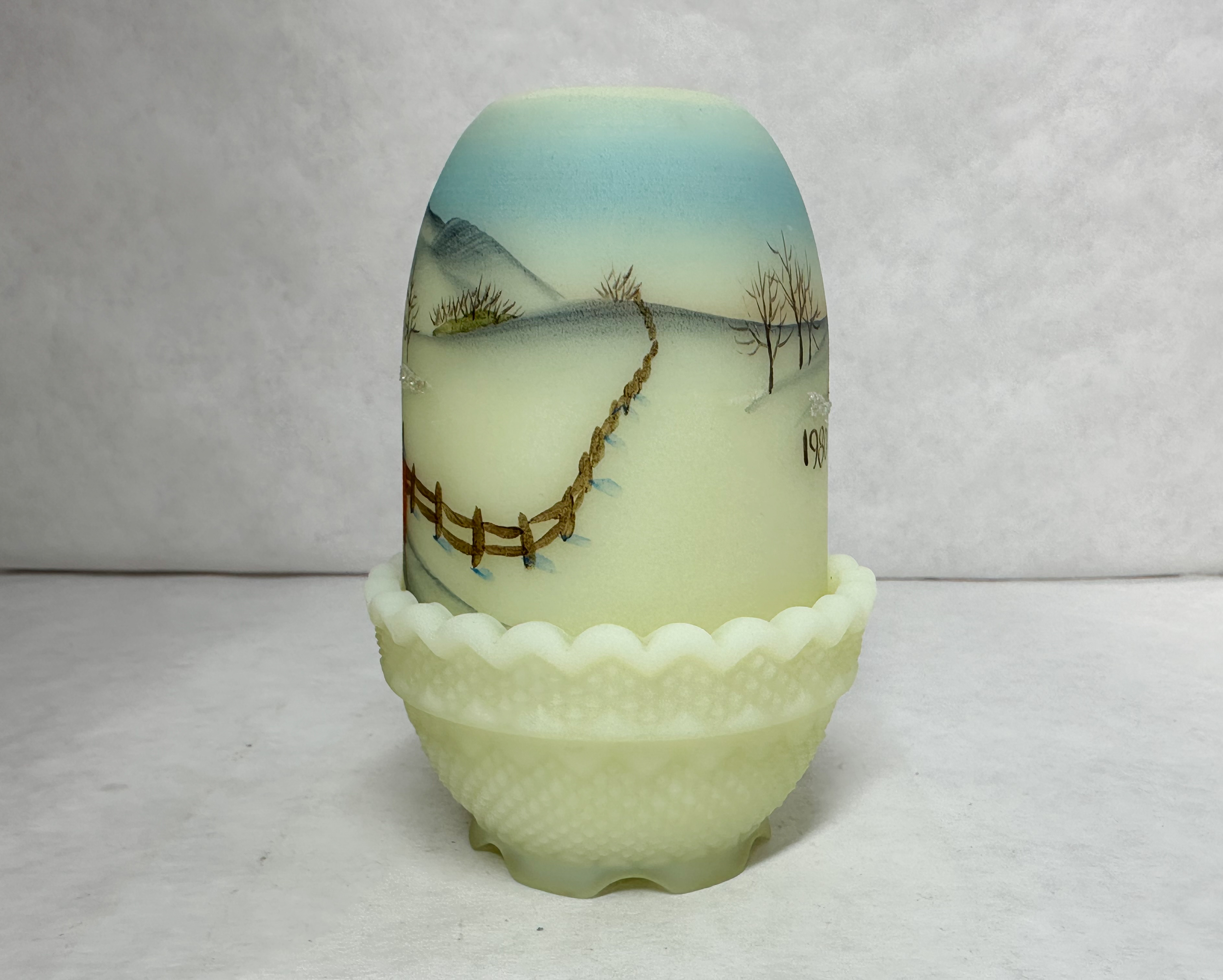 FENTON CUSTARD GLASS FAIRY LAMP, 1980