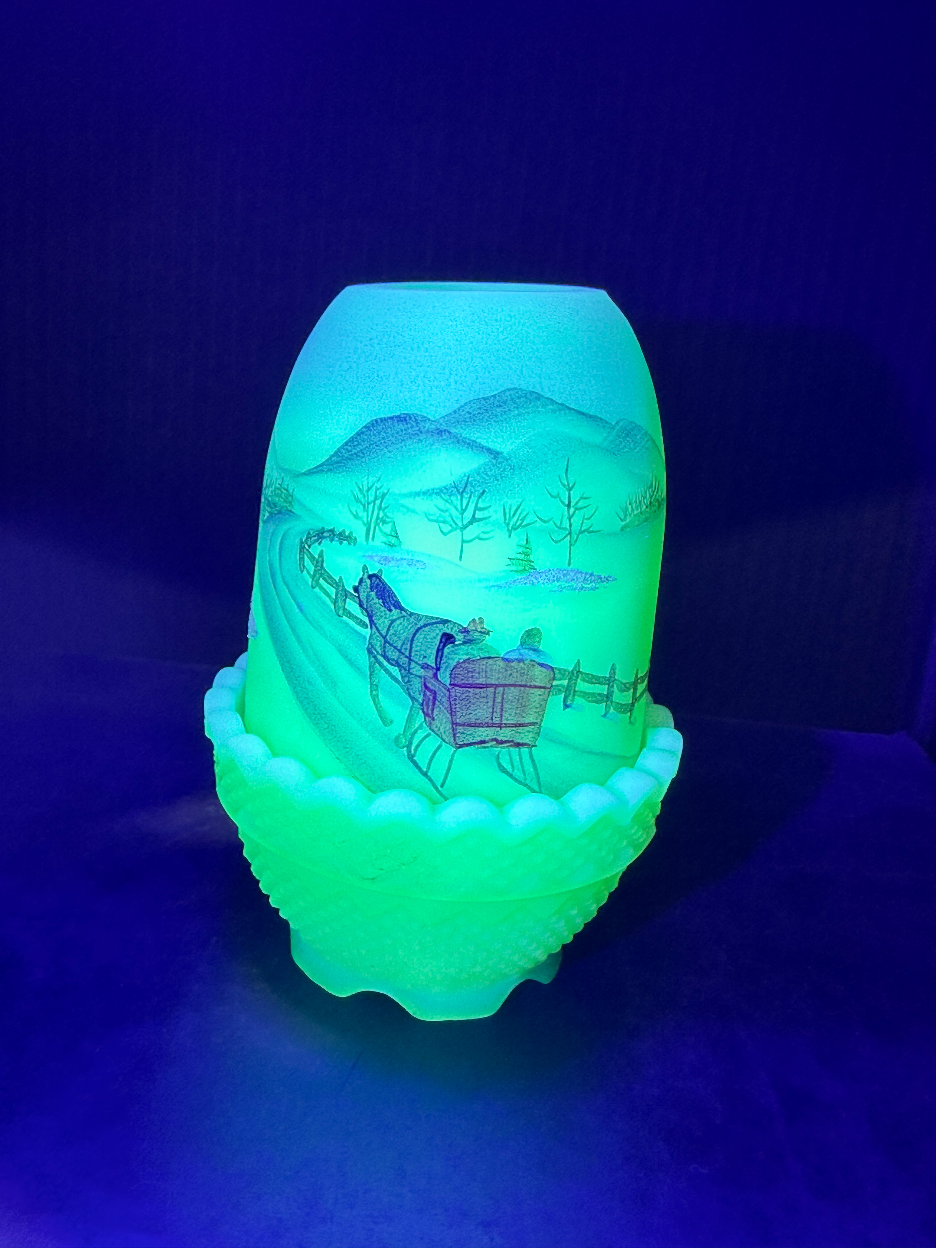 FENTON CUSTARD GLASS FAIRY LAMP, 1980