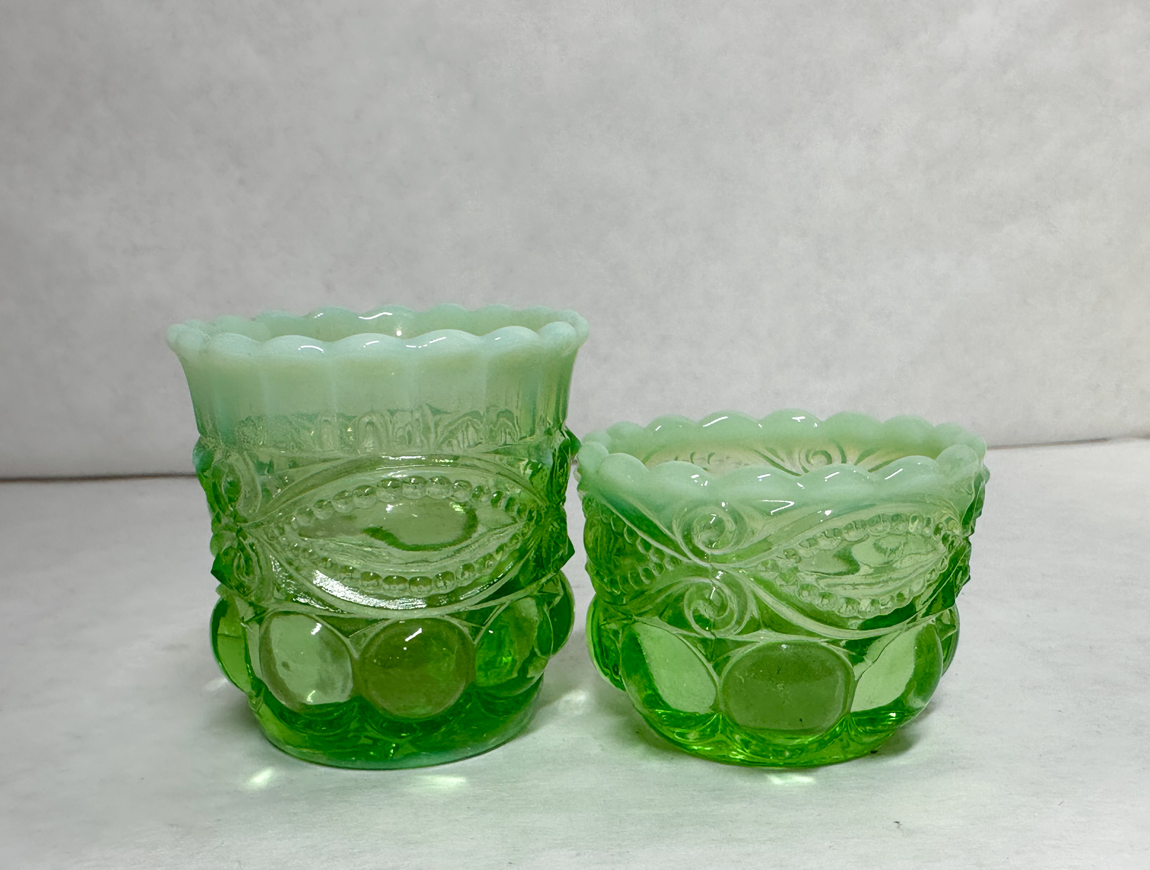 MOSSER EYE WINKER OPALESCENT GLASS