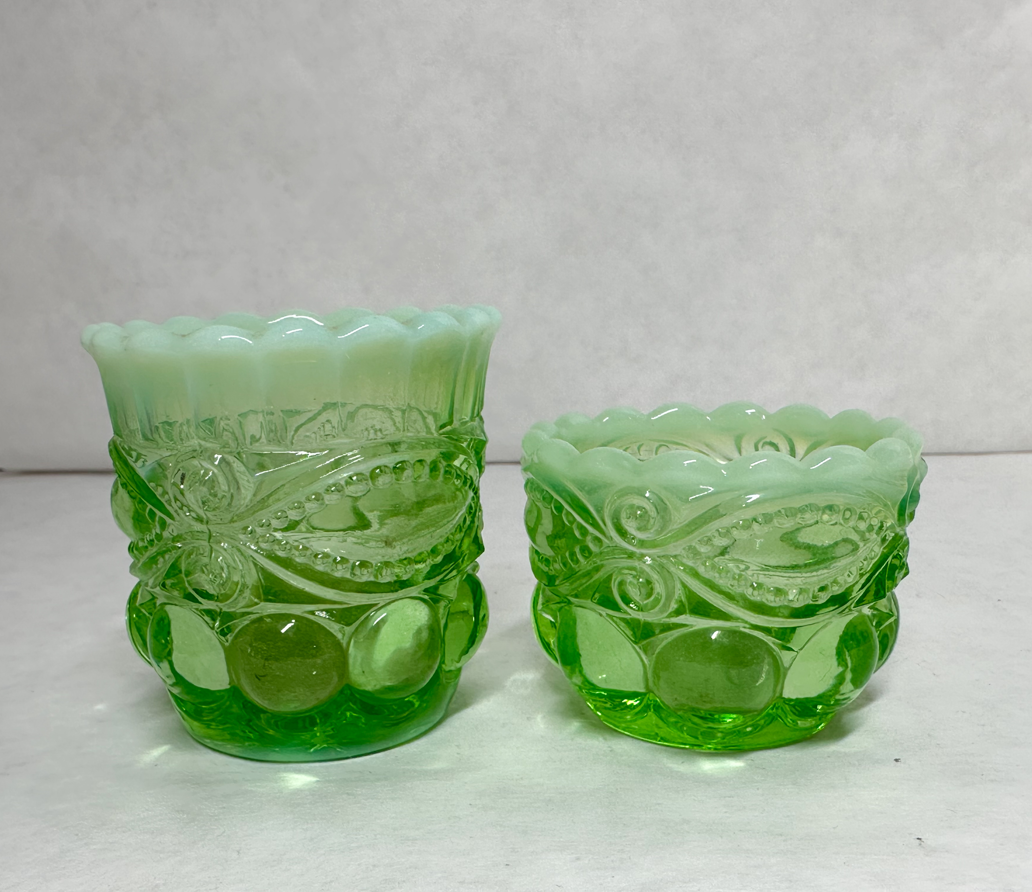 MOSSER EYE WINKER OPALESCENT GLASS